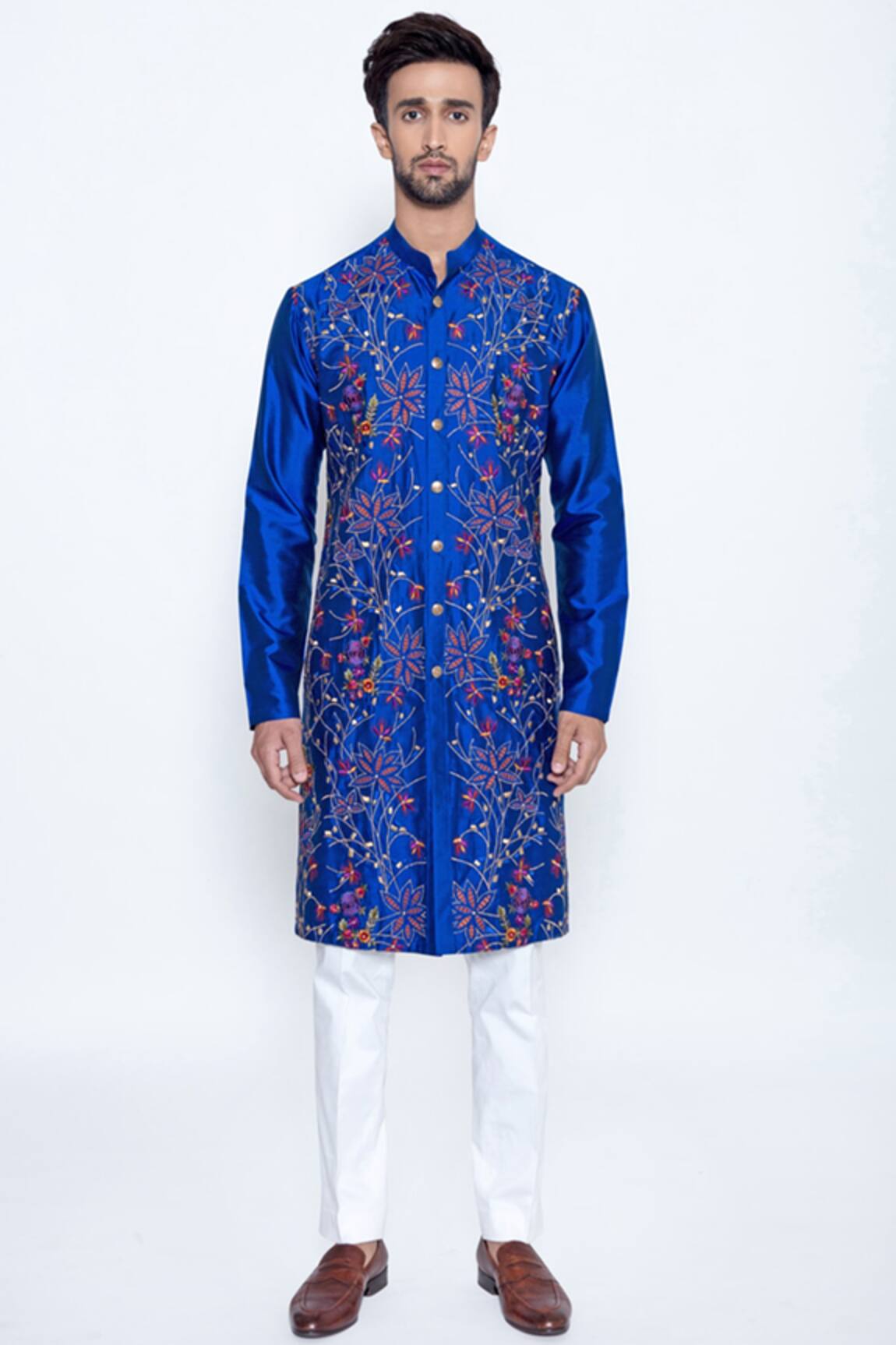 Arjuun Kilachand Embroidered Kurta