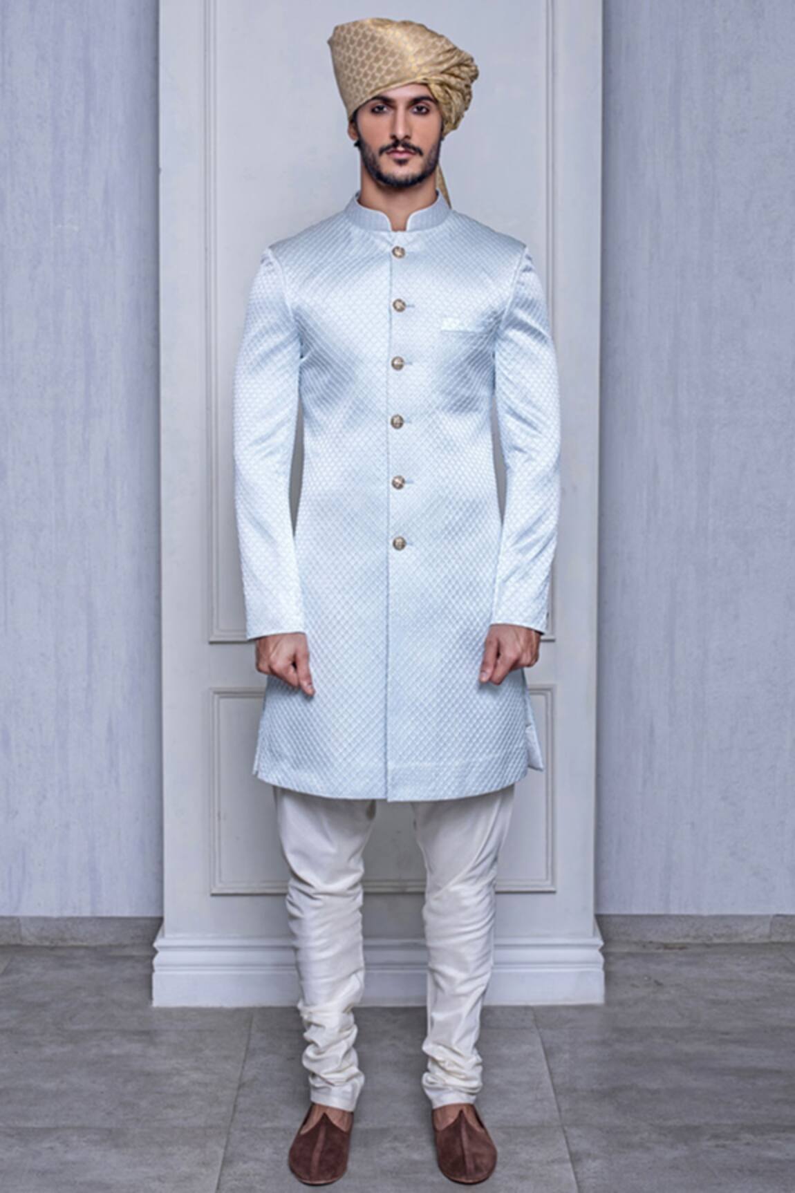 Arjuun Kilachand Embroidered Sherwani