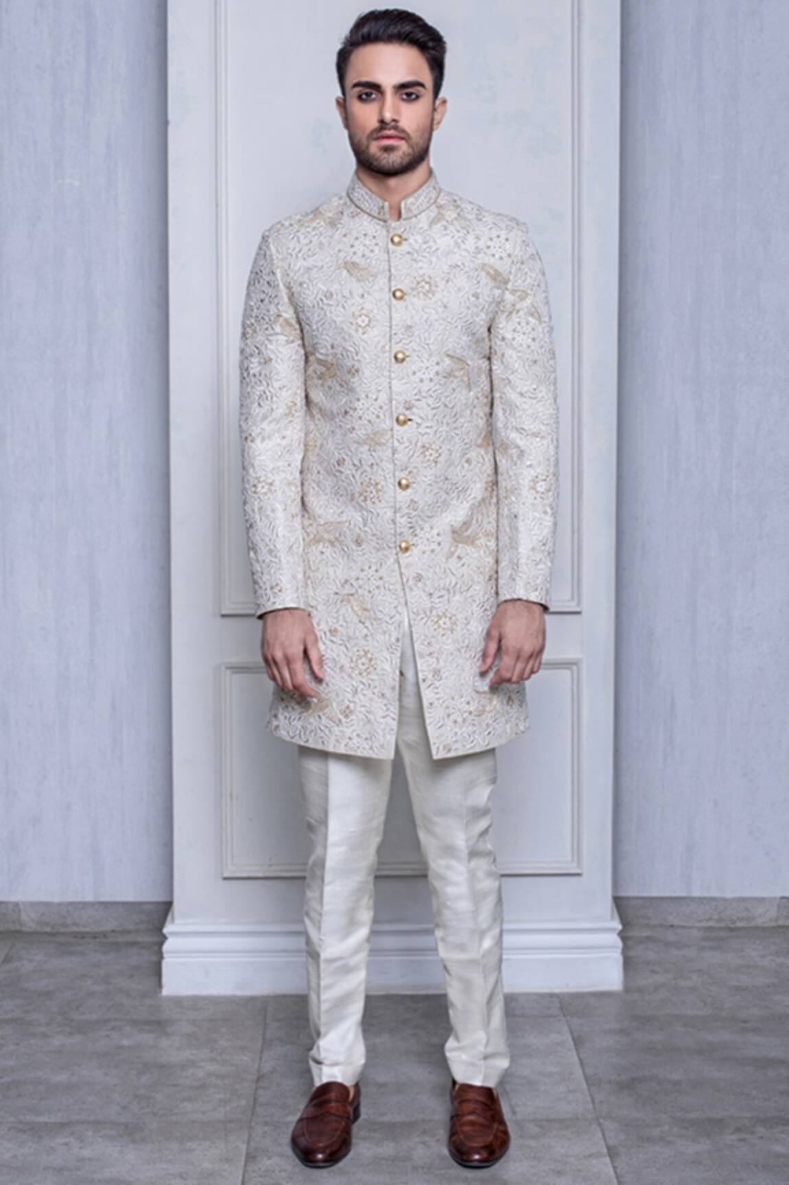 Arjuun Kilachand Embroidered Sherwani