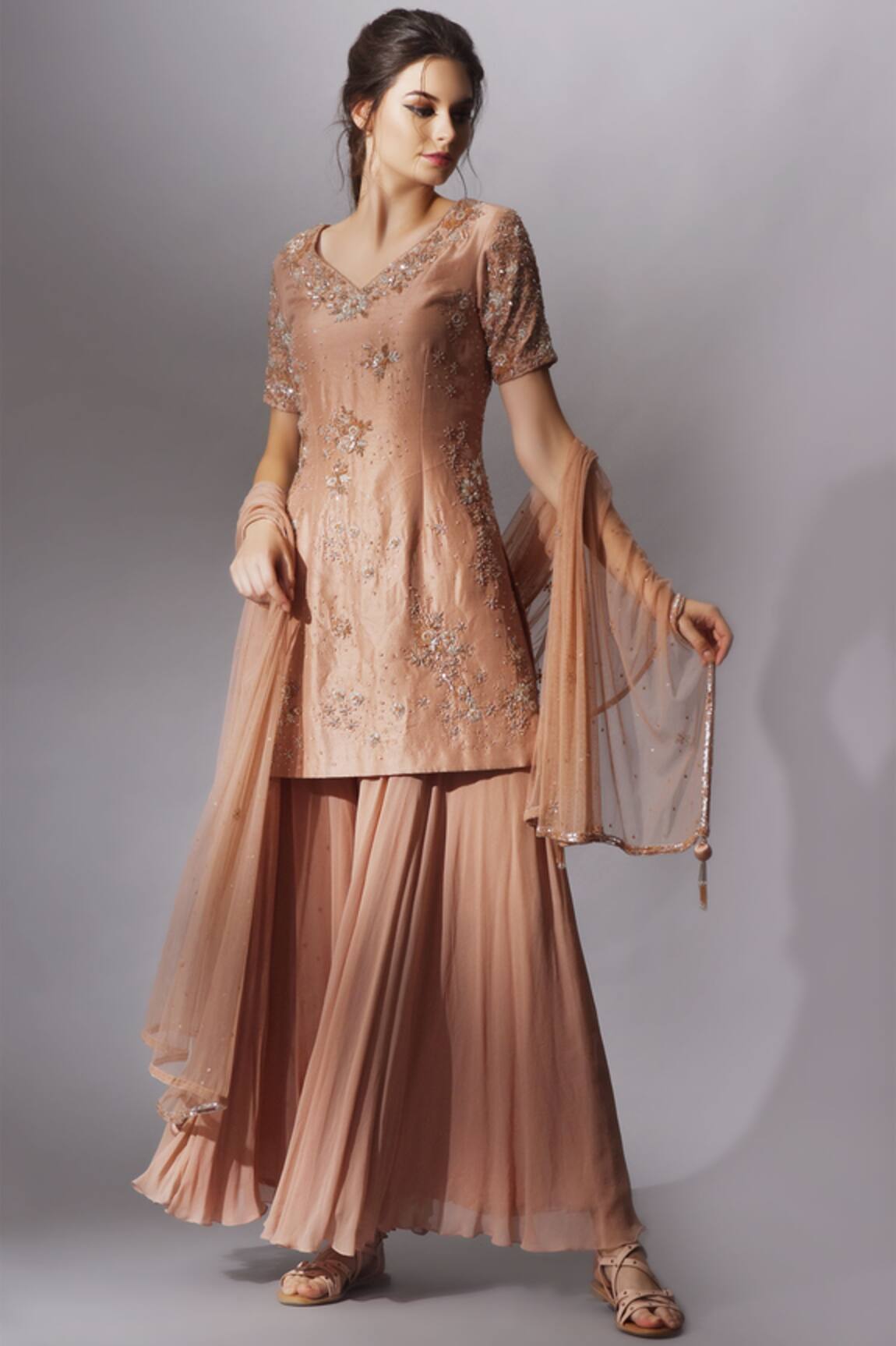 Mani Bhatia Embellished Kurta Set 