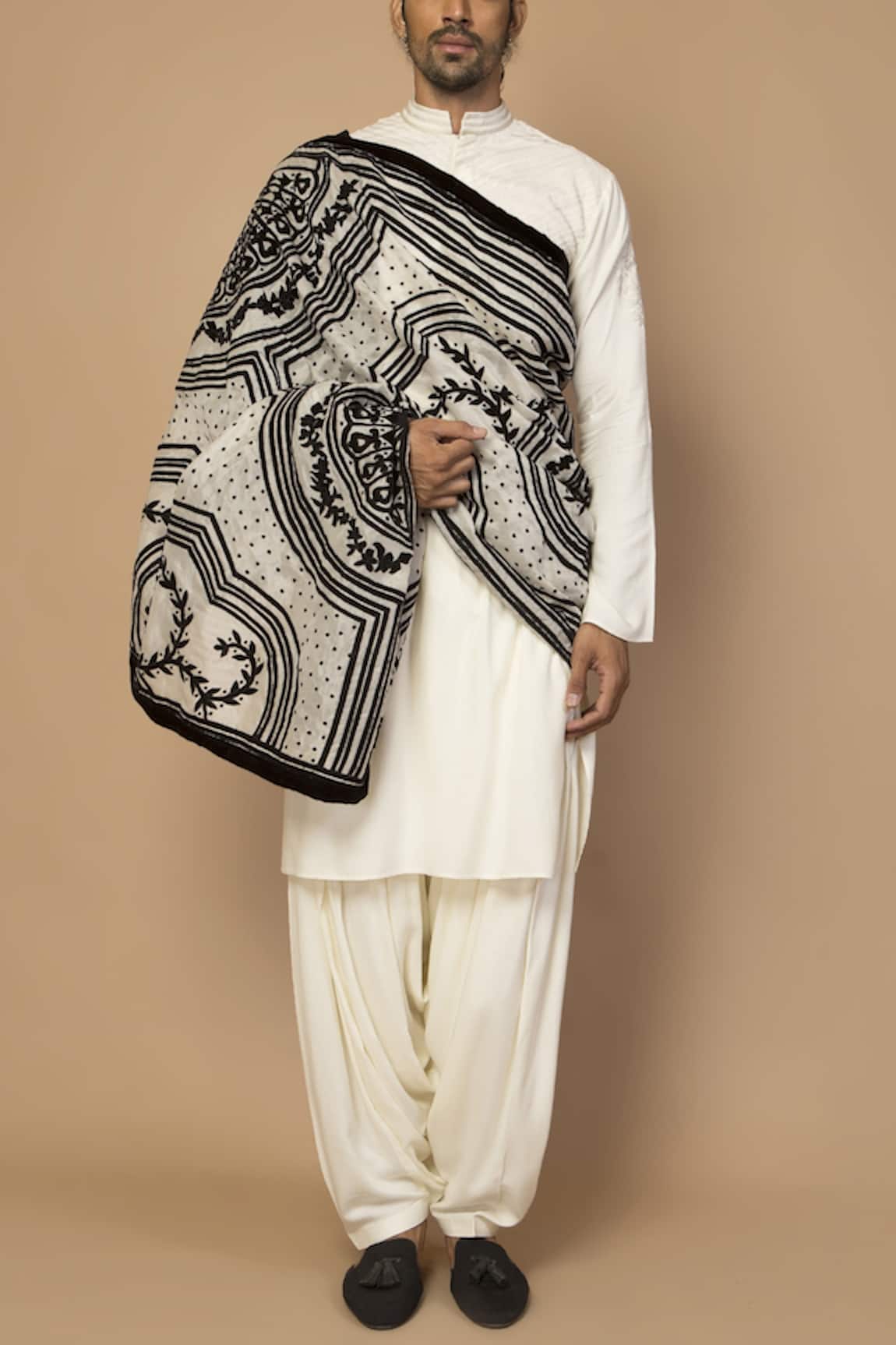 Siddartha Tytler Embroidered Kurta