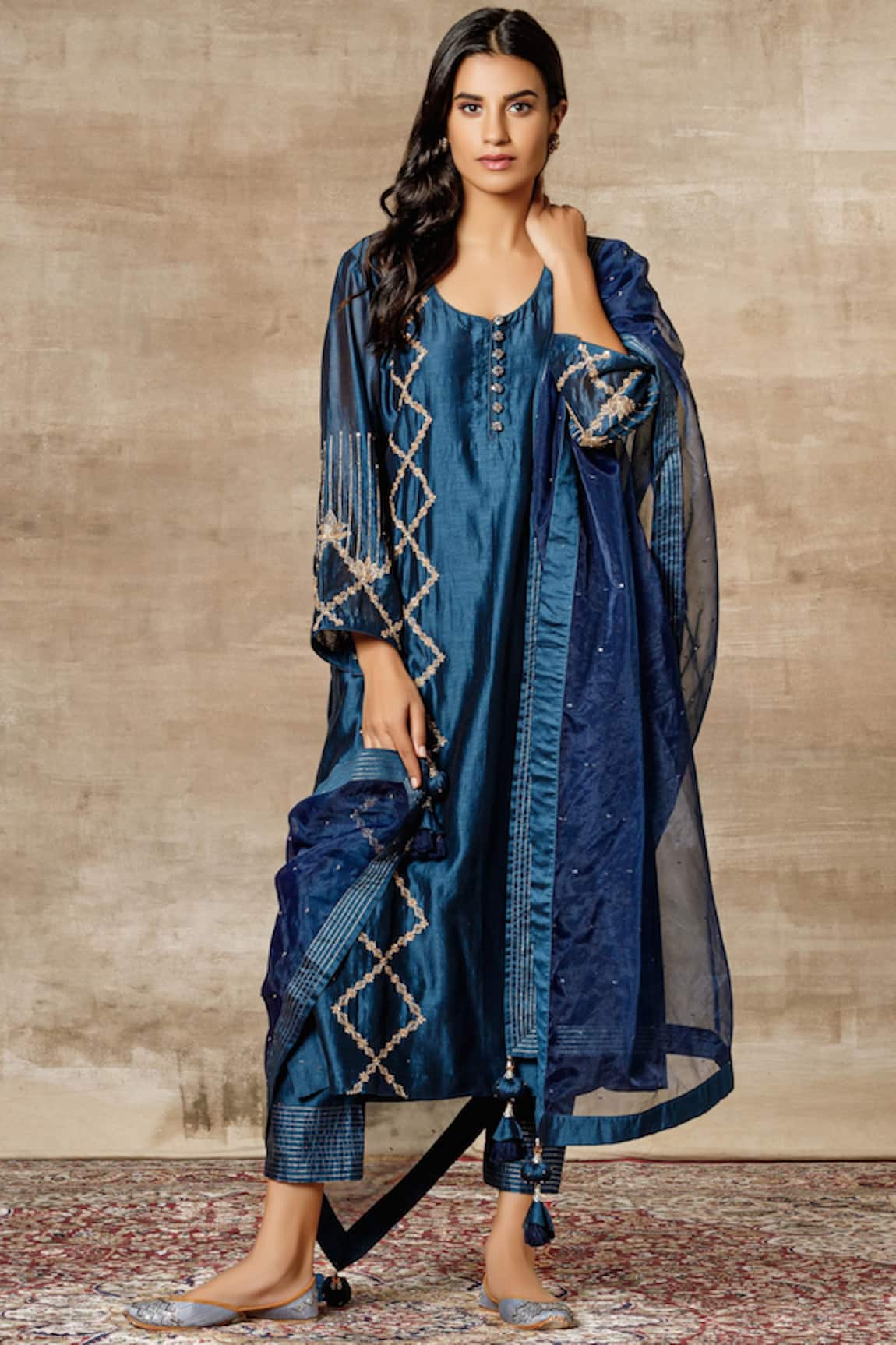 Ajiesh Oberoi Chanderi Embroidered Kurta Set