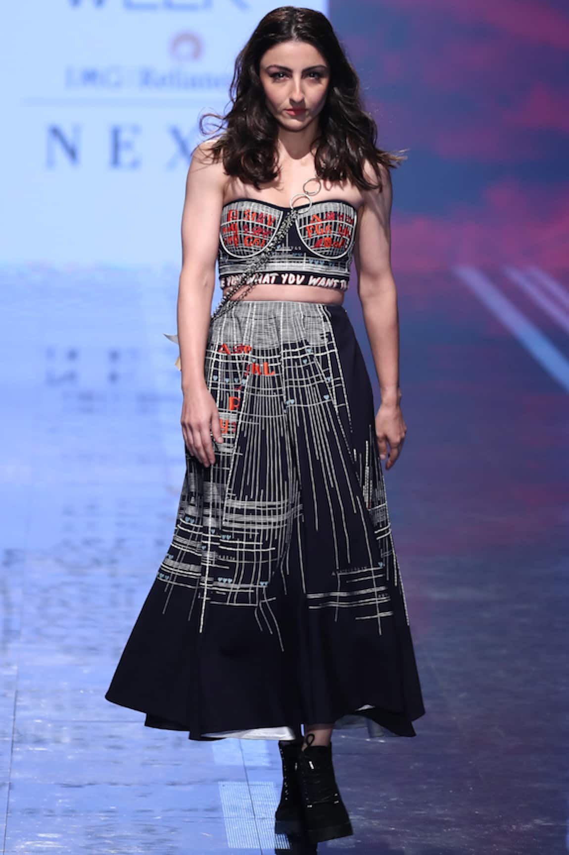 Shahin Mannan Embroidered Bandeau Crop Top 