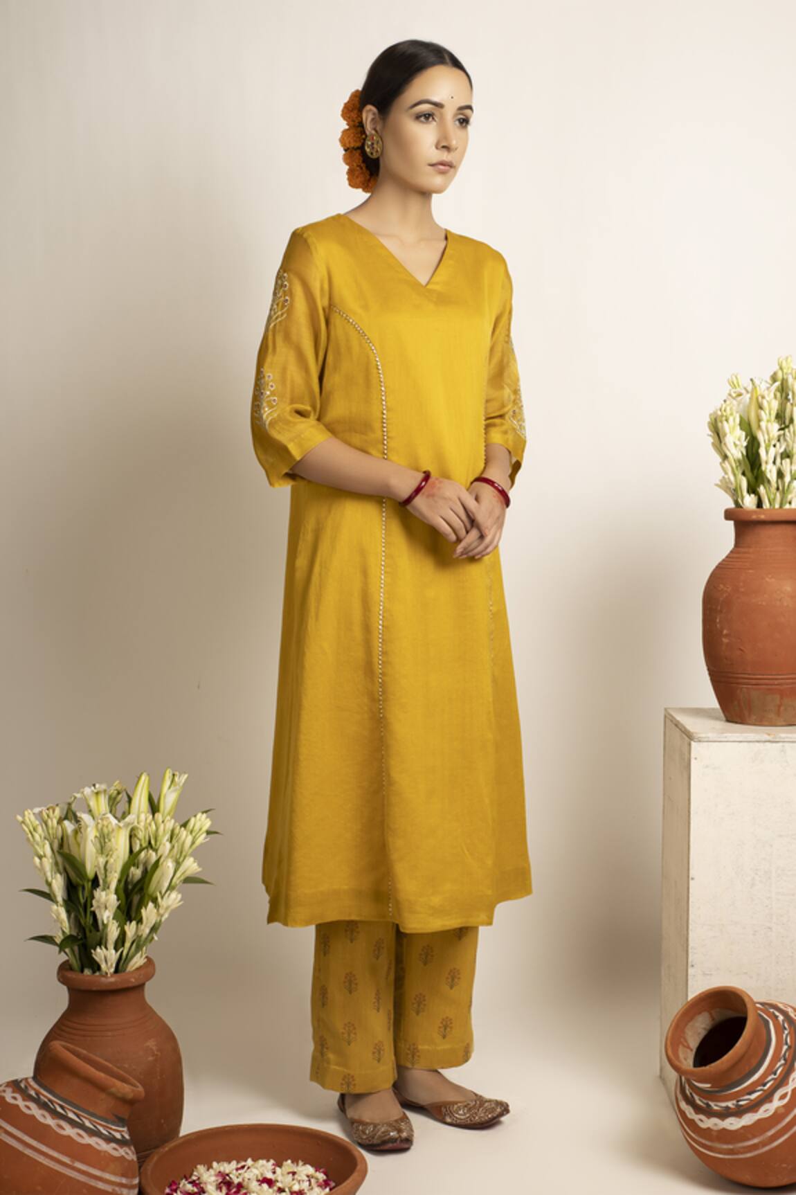 Rashi Jain Zahira Chanderi Kurta & Pant Set