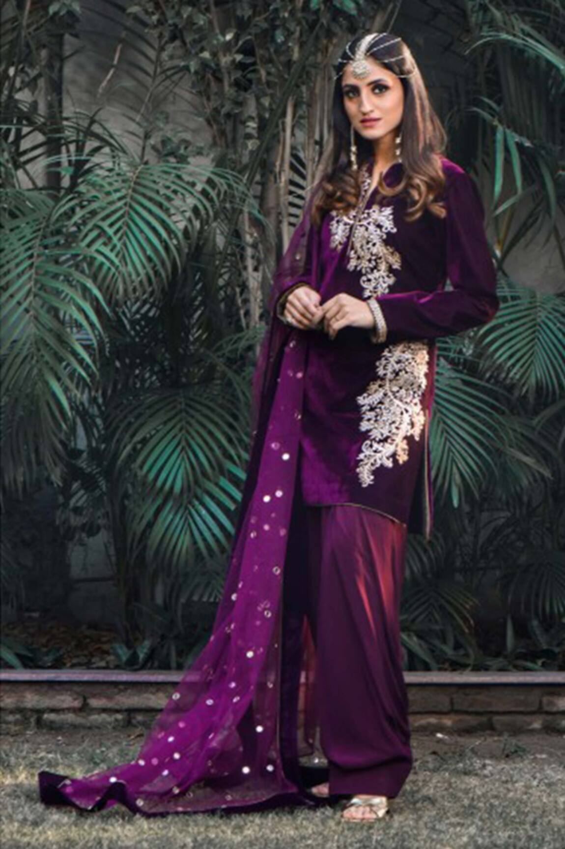 Reynu Taandon Velvet Embroidered Kurta Set