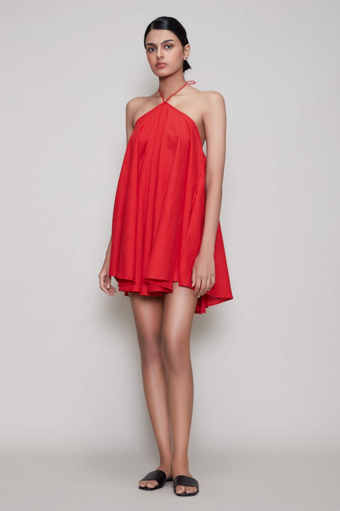 50 Exposed Red Carpet Backless Dresses (Mini & Maxi)