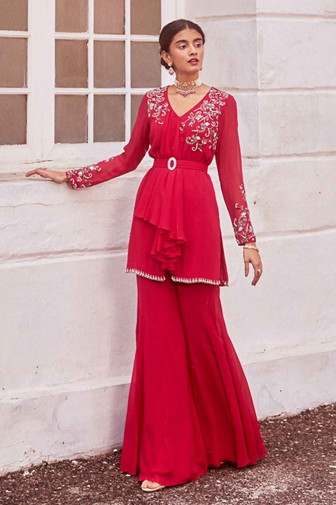 Label Sanya Gulati Embroidered Kurta Set 