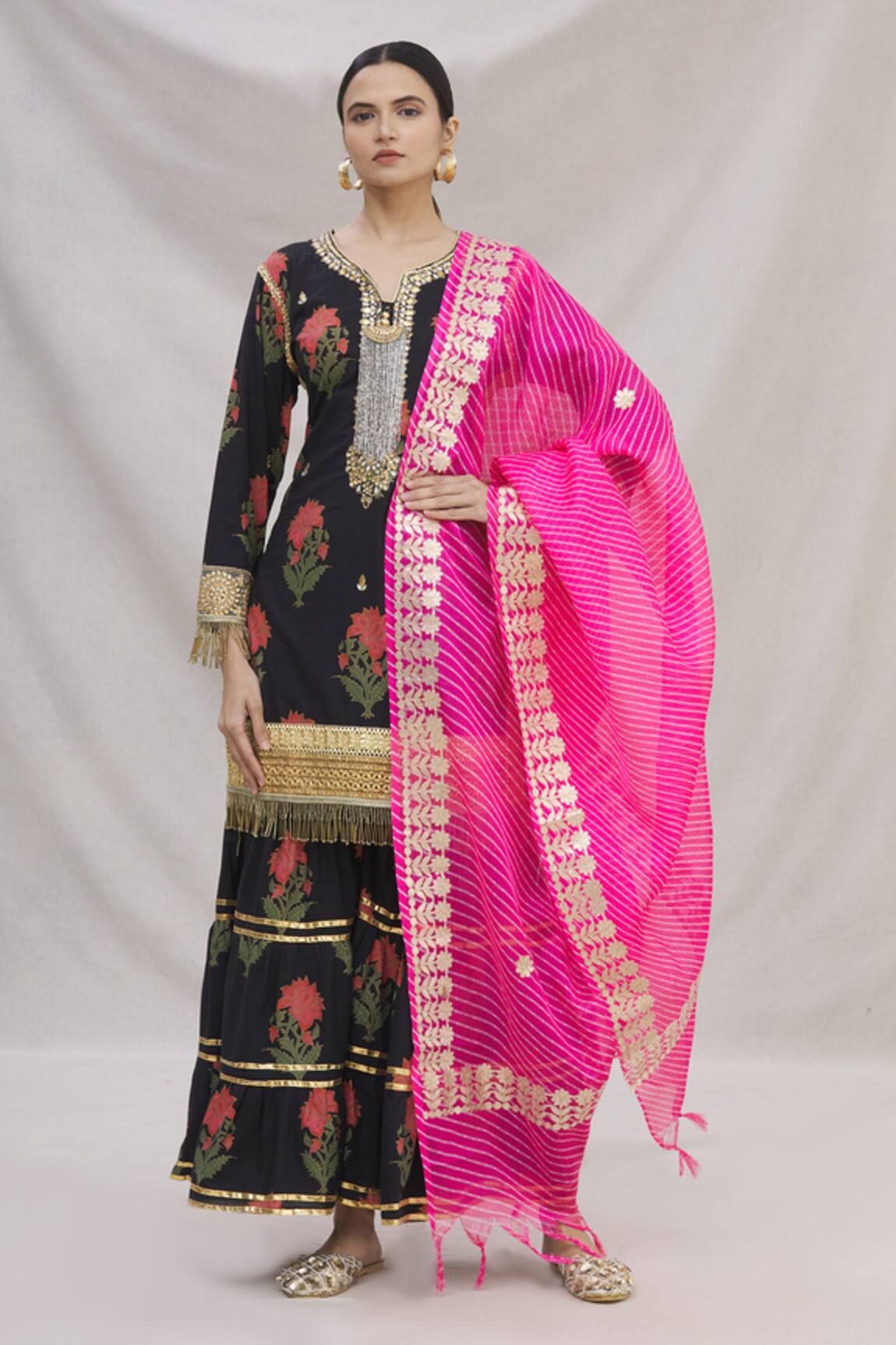 Kunwarani Ritu Floral Motif Kurta Set