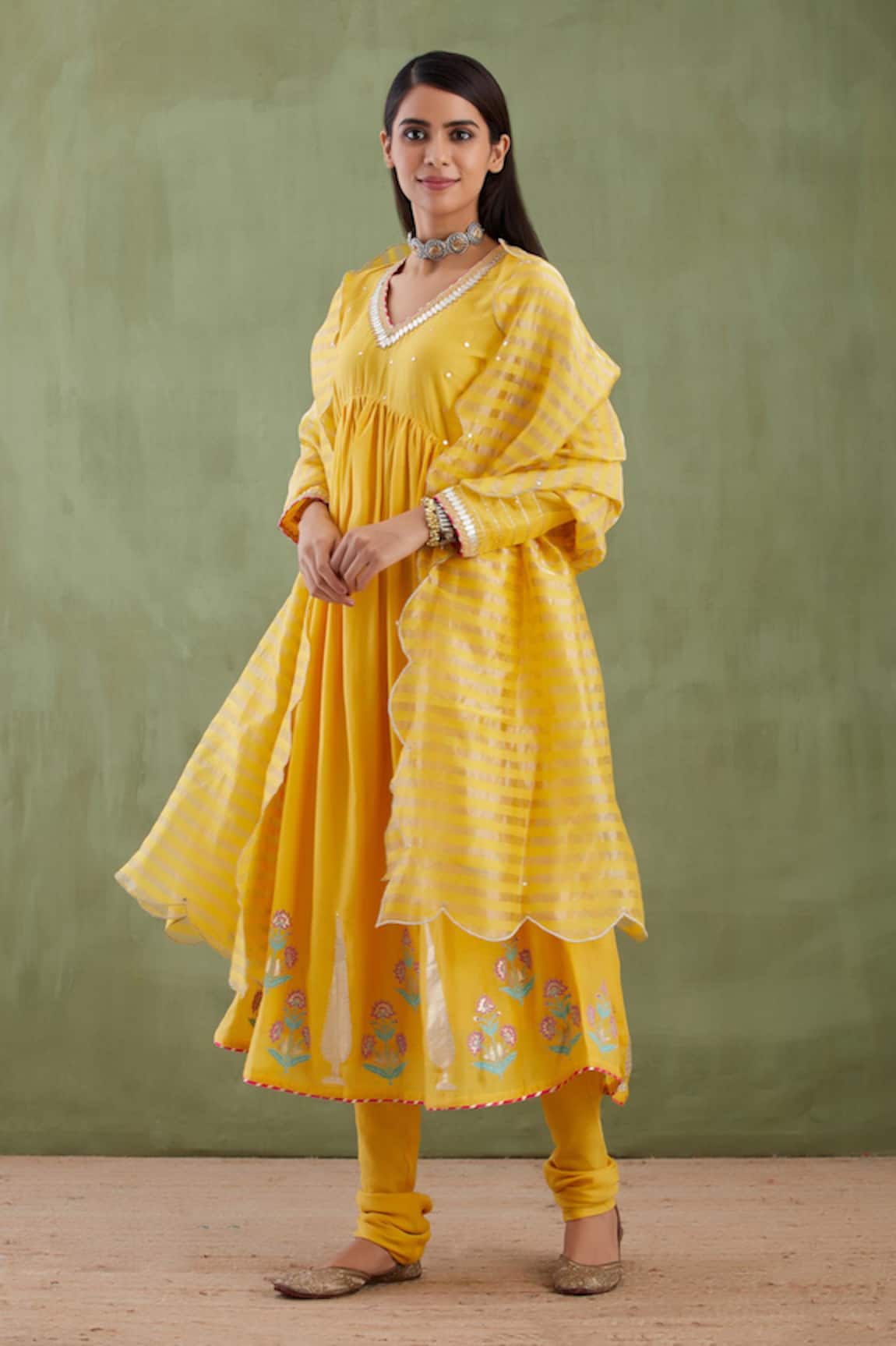 Pin by shivani jadhav on chudidars | Traditional dresses designs, Kurti  designs party wear, New dress pattern