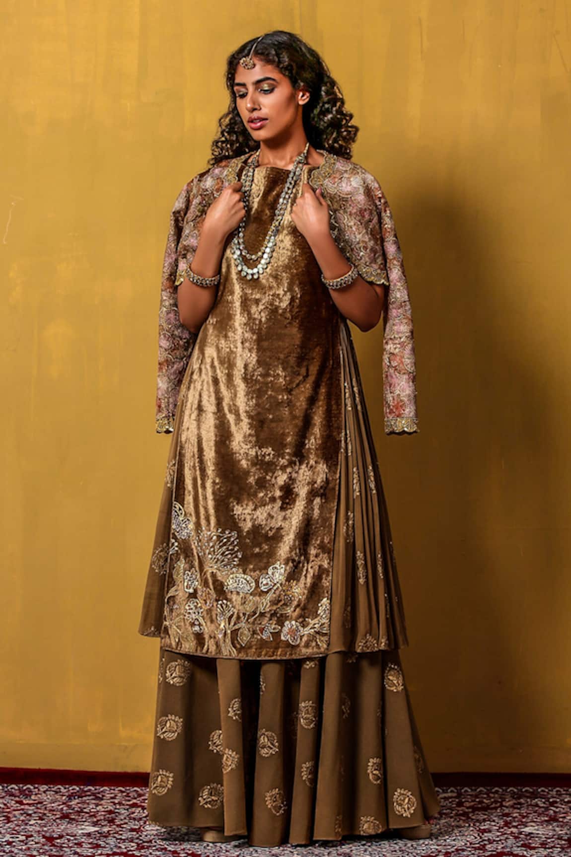 Moledro Velvet Jacket & Sharara Set