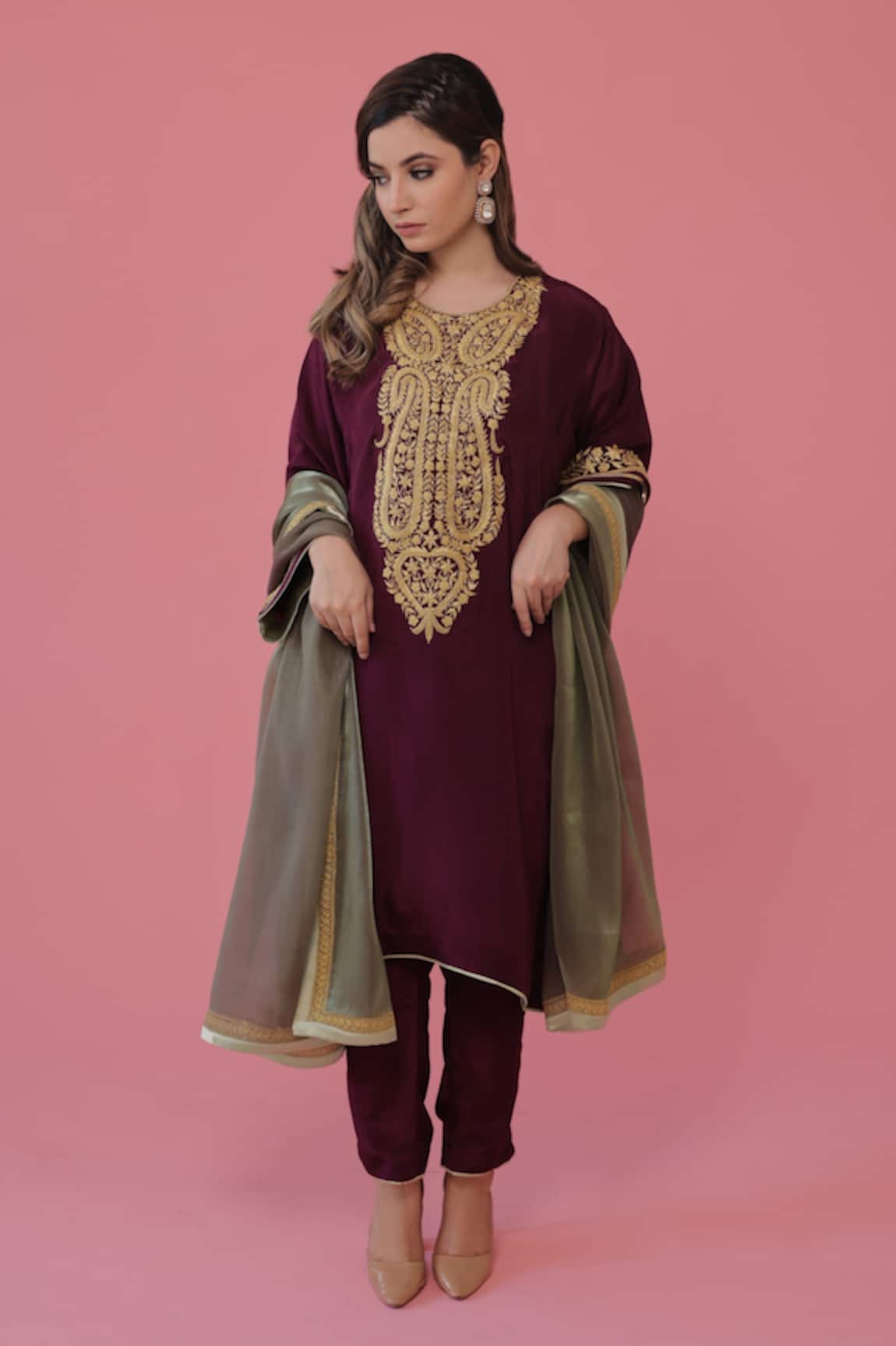 Daljit Sudan Crepe Embroidered Kurta Set 