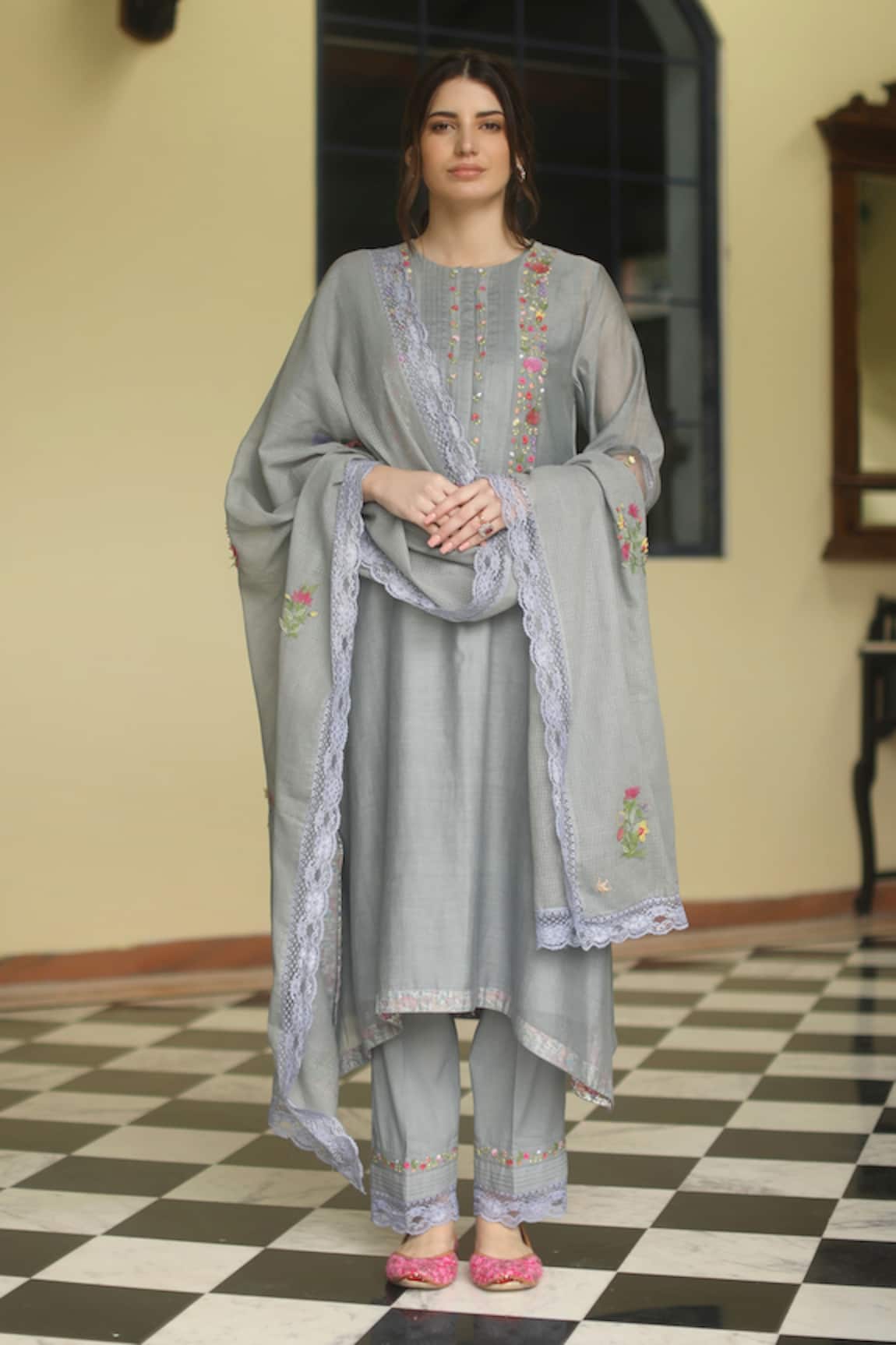 Begum Iris Thread Embroidered Kurta Set