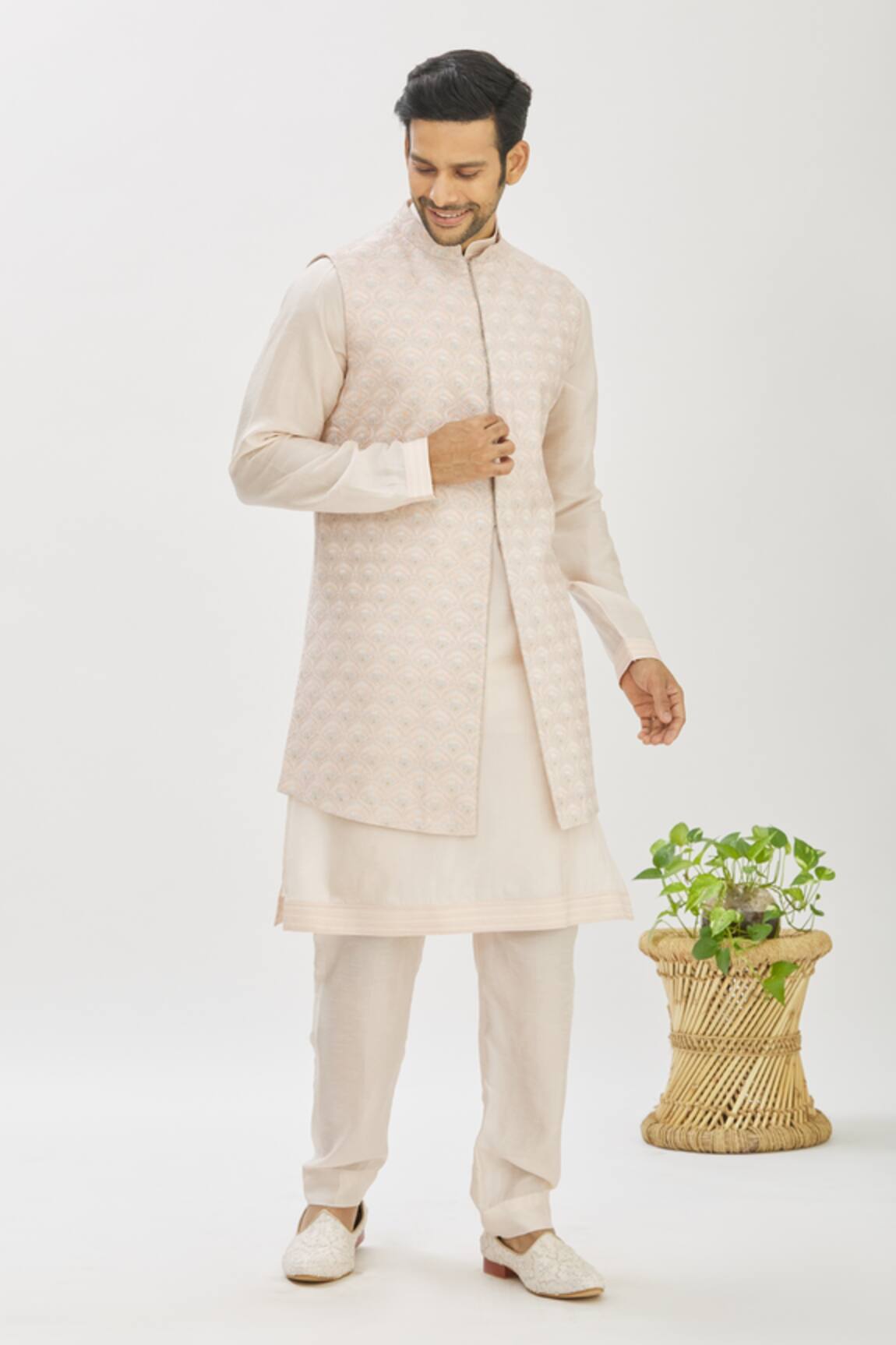 Vanshik Floral Embroidered Longline Bundi & Kurta Set 