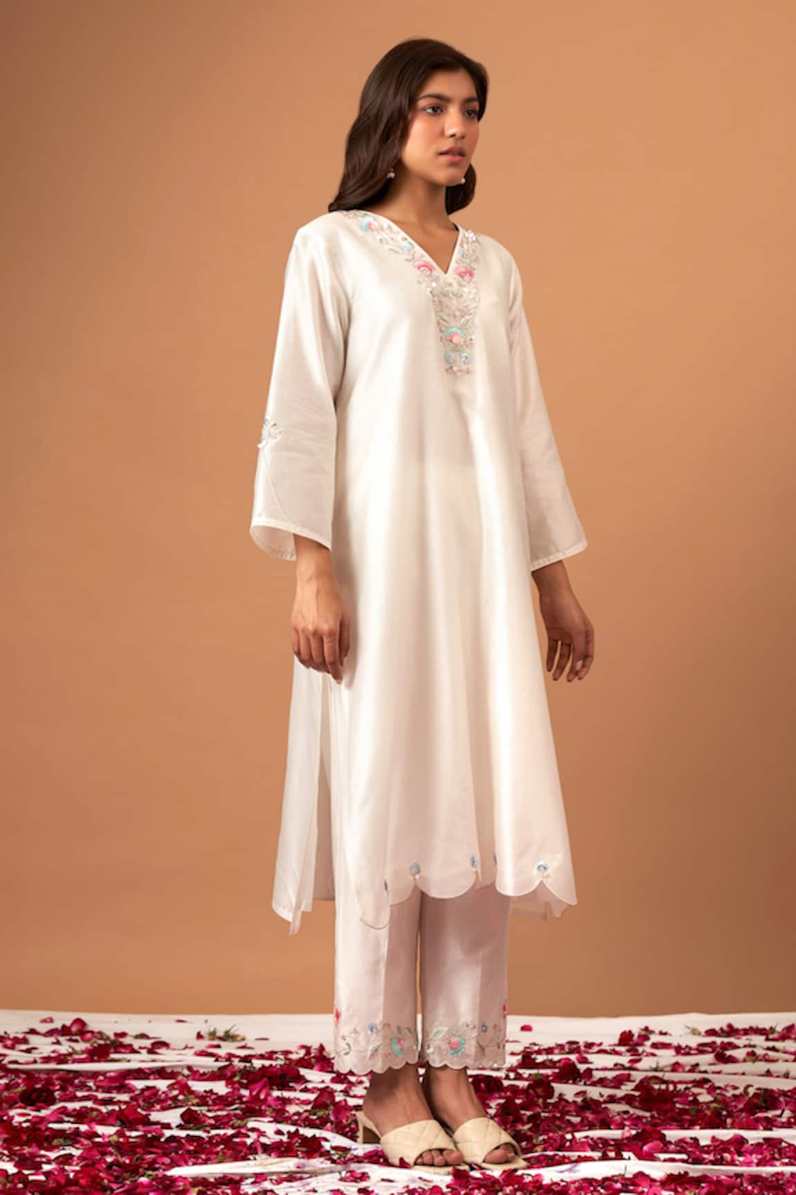 Anantaa By Roohi Chanderi Silk Embroidered Kurta