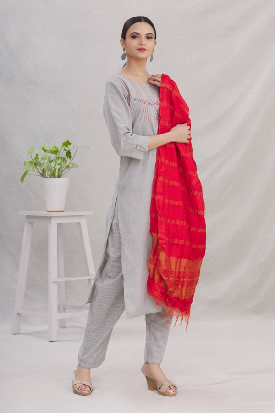 Nazaakat by Samara Singh A-Line Straight Kurta Set