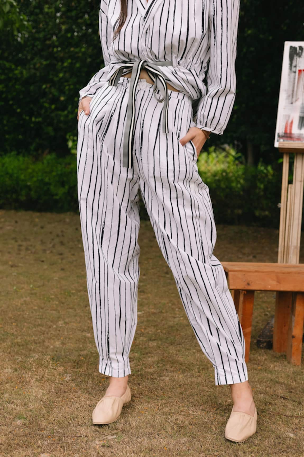 High Waist Striped Trousers with Side Slits  Frills  Colormodé
