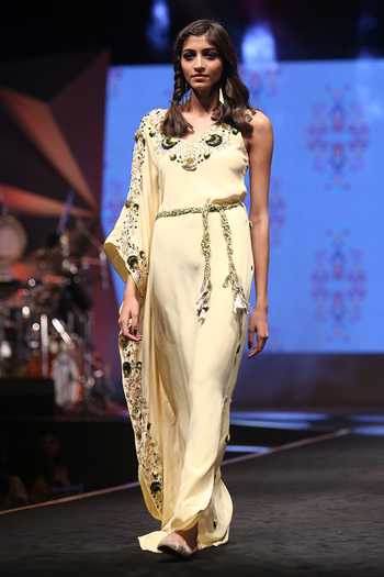 Payal Singhal Jihan Embroidered Kaftan With Belt 