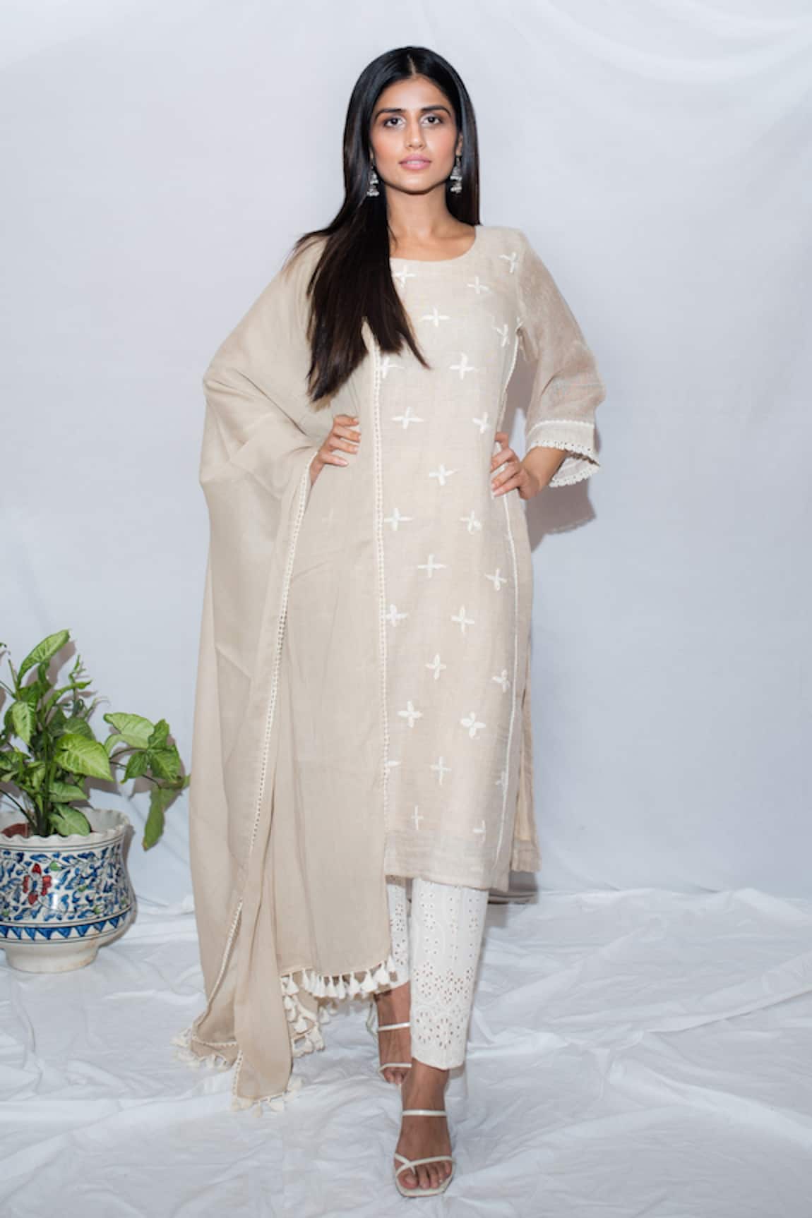 Ewaz Linen Embroidered Kurta Set