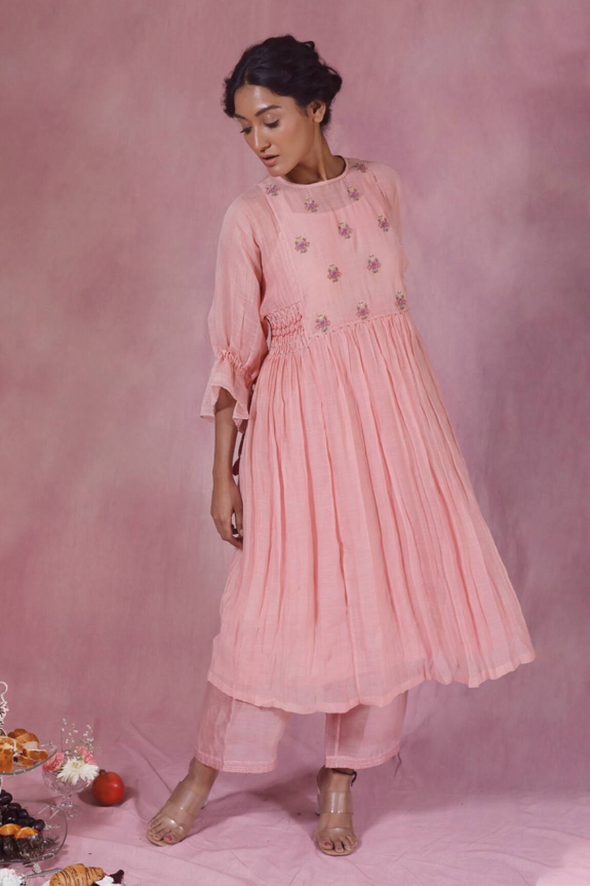 Chokhi Chorri Embroidered Kurta & Pant Set 