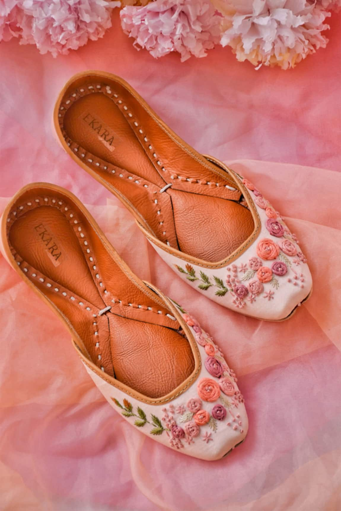 HOUSE OF EKARA Flora Embroidered Juttis