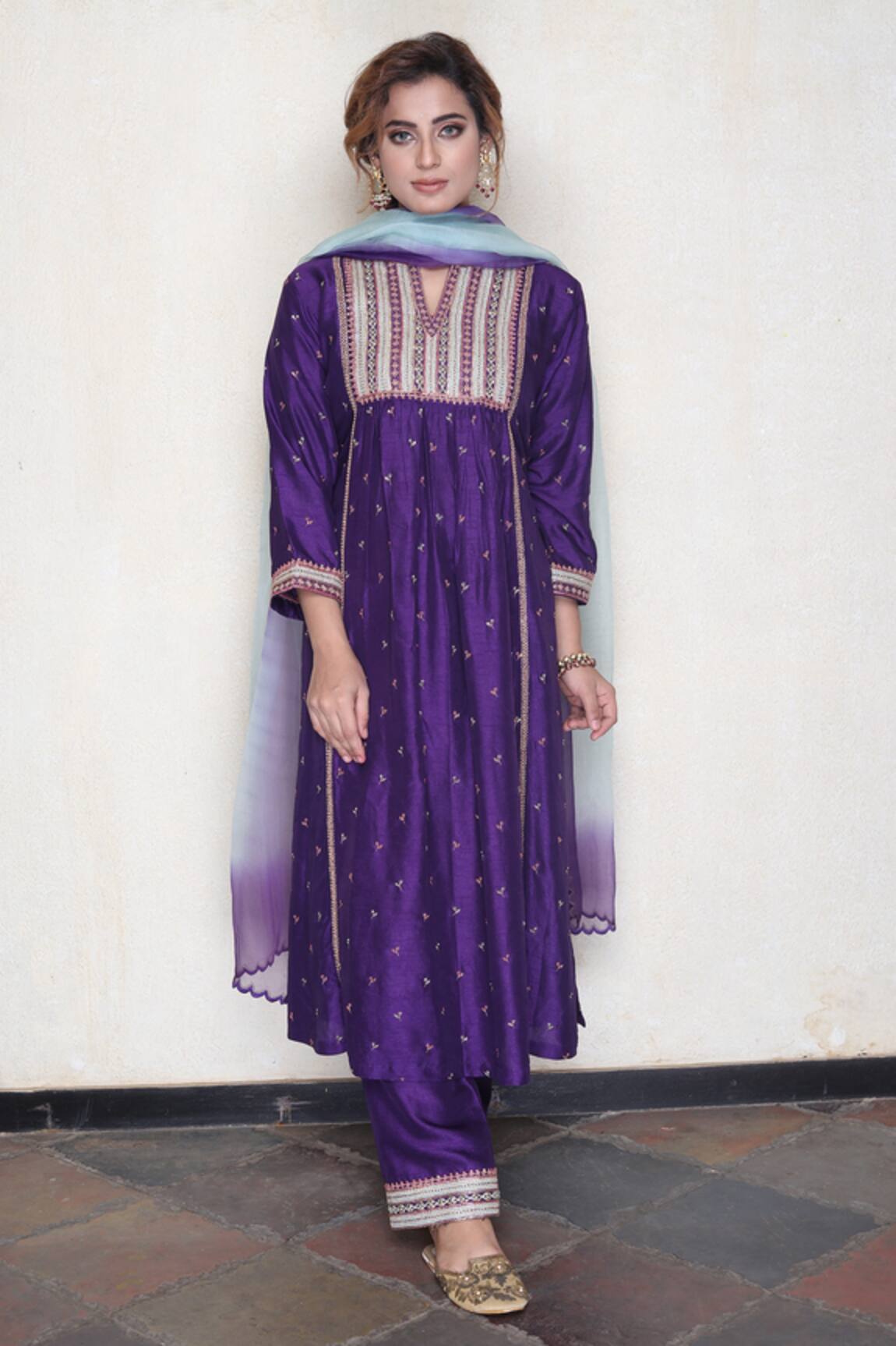 Falguni.Foram Embroidered Kurta Pant Set 