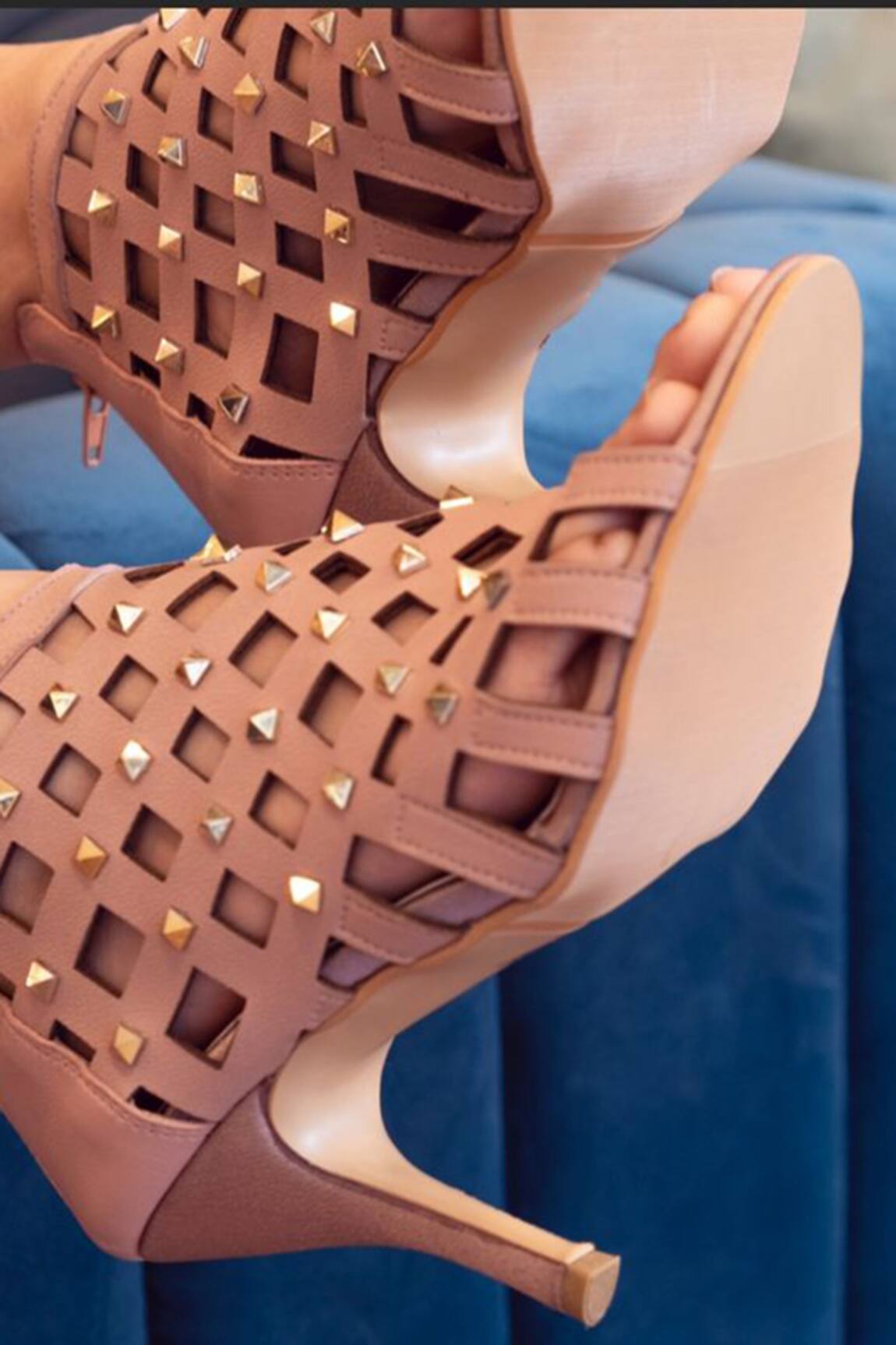 Tiesta Studfairy Cutout Kitten Heels