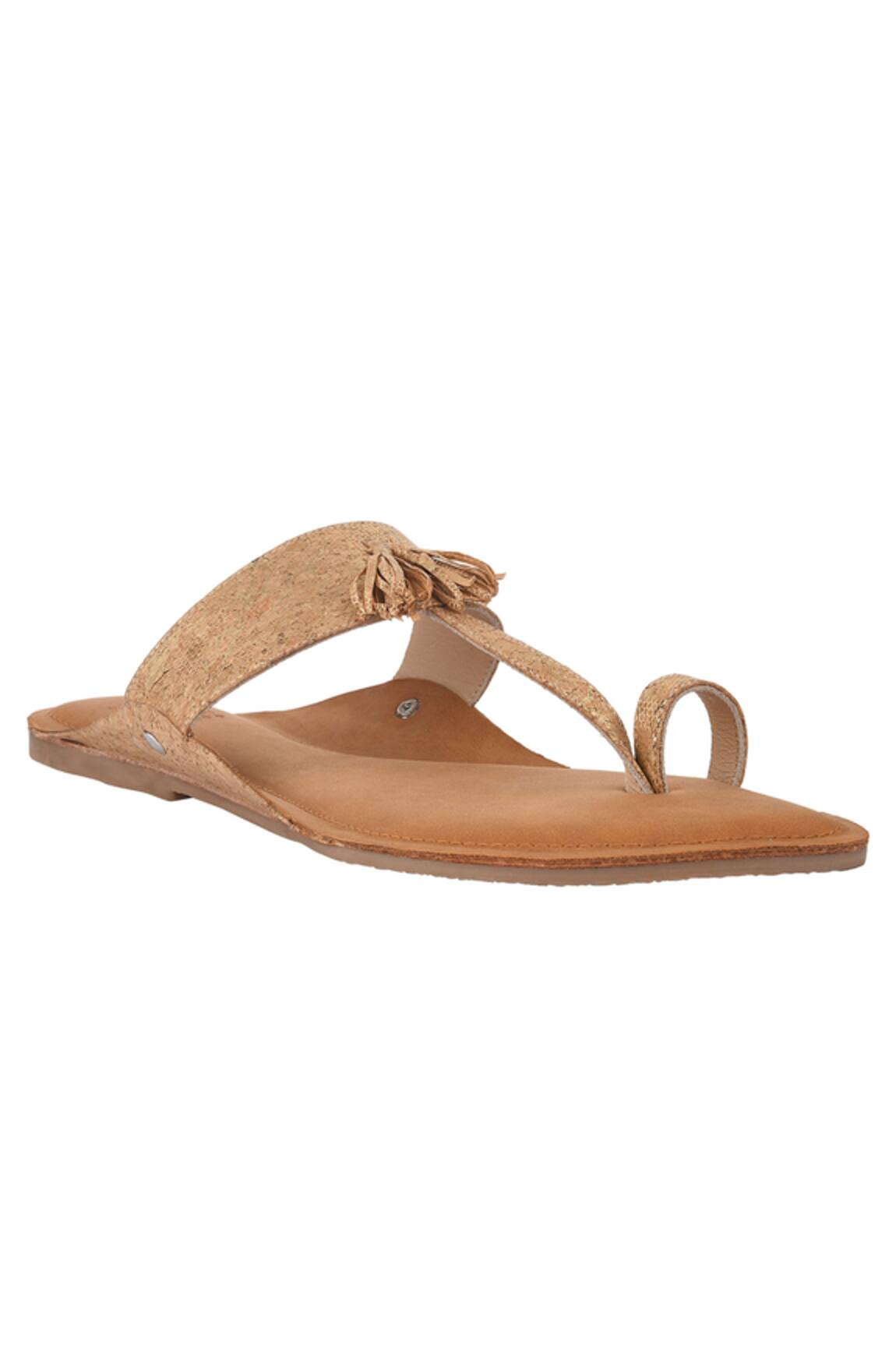 Sko Textured Leather Kolhapuri Sandals