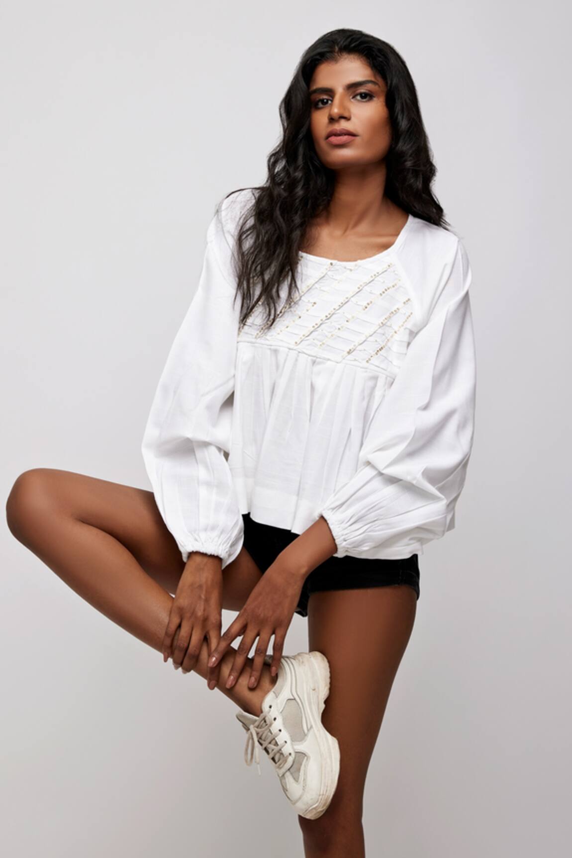 DaisyDays.Co. Eguzkia Embroidered Tent Top