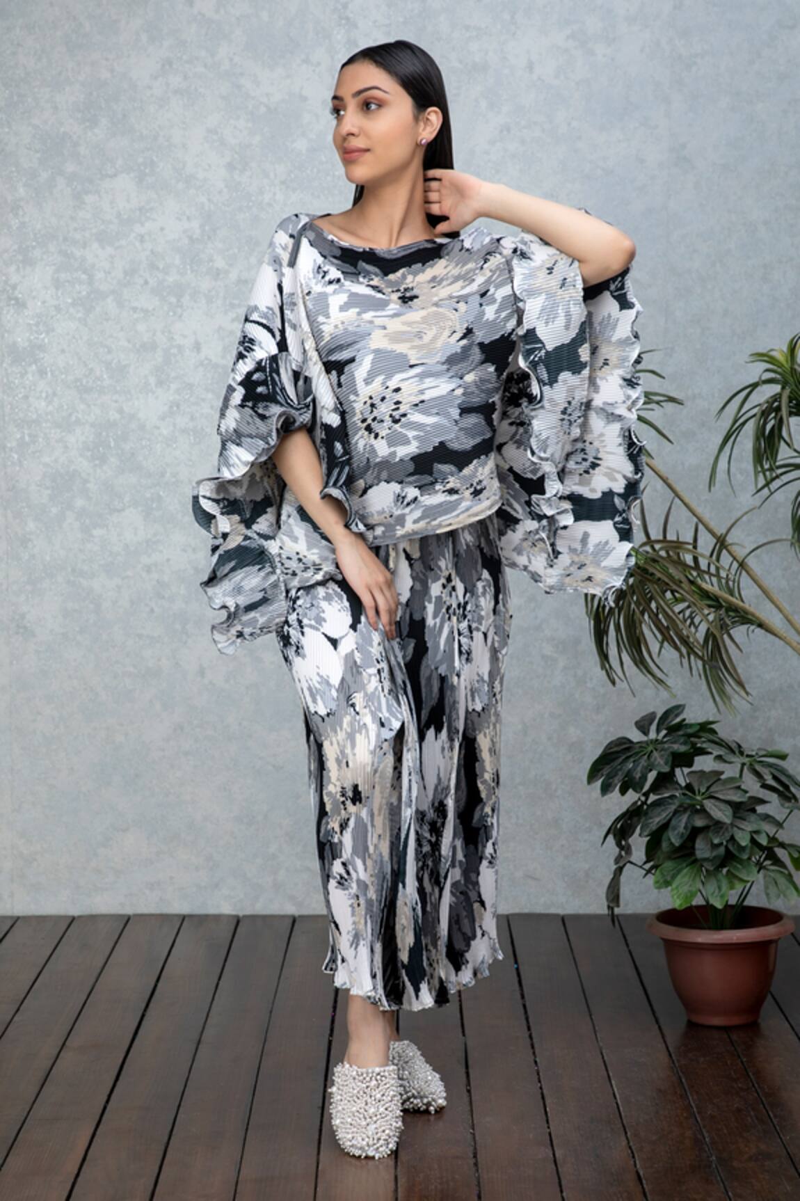 Rhe-Ana Gia Printed Cape & Pant Set 