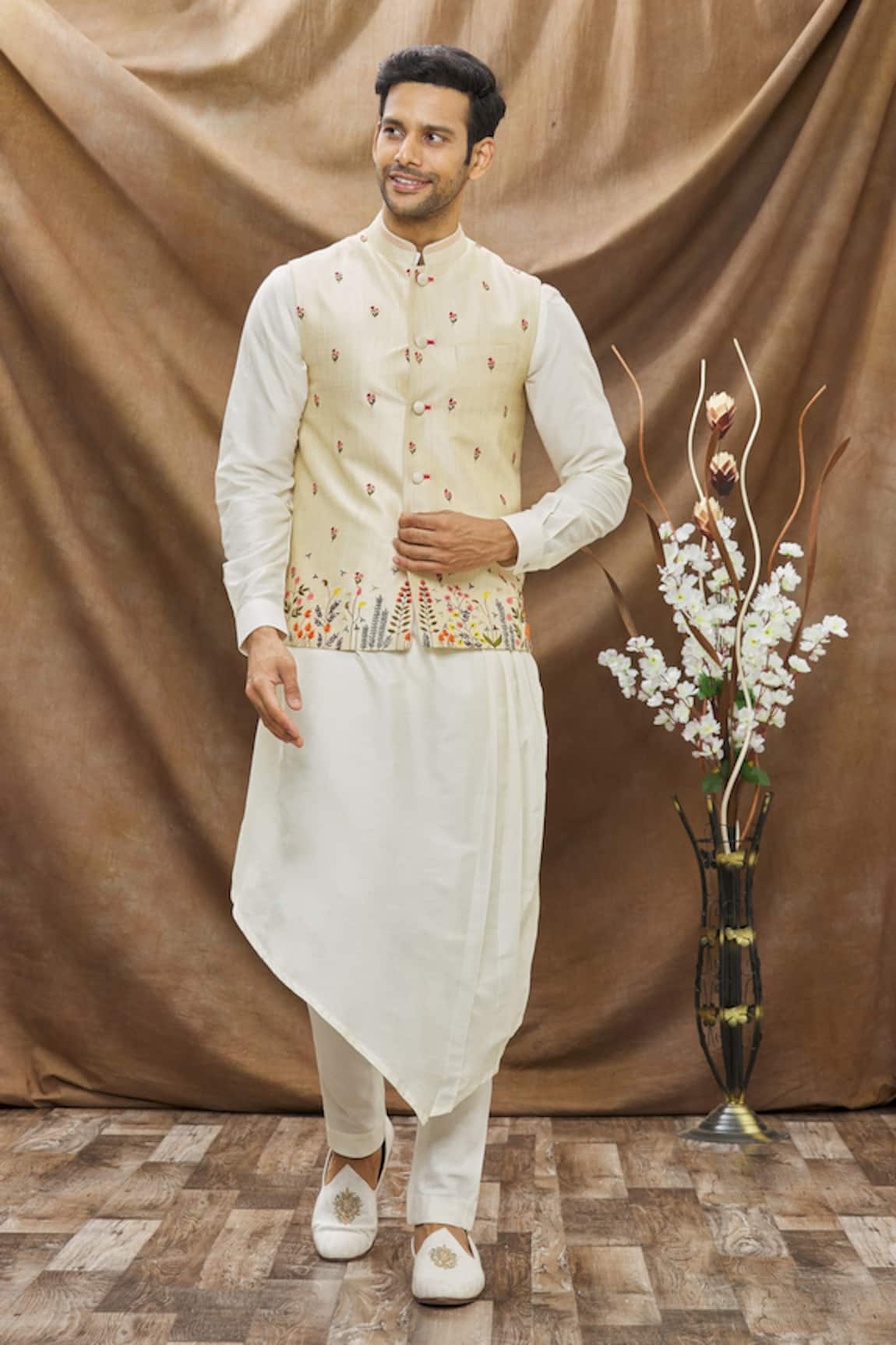 Vivek Karunakaran Floral Embroidered Bundi