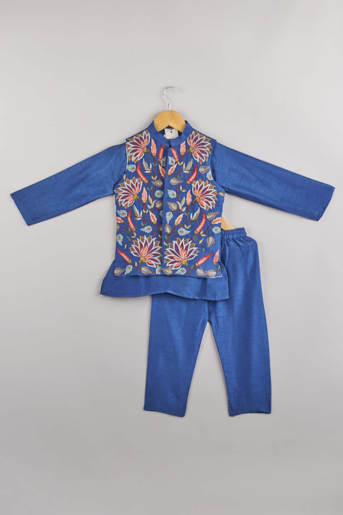 P & S CO Floral Thread Work Bundi Kurta Set