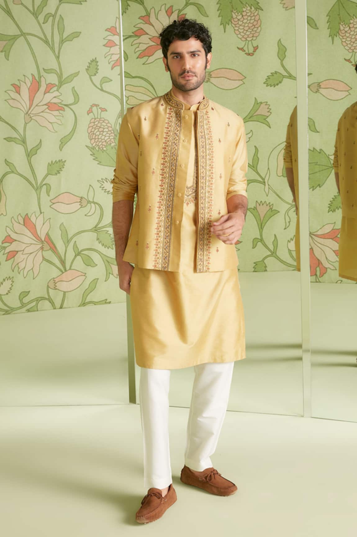 Sanjev Marwaaha Geometric Embroidered Bundi Kurta Set