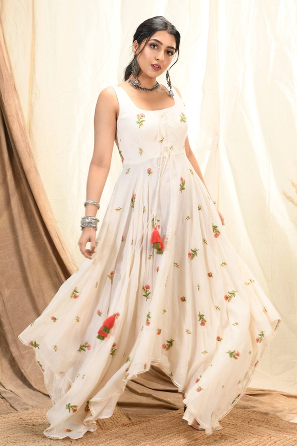 Aaryaa By Kashveen Kohli Floral Embroidered Kurta