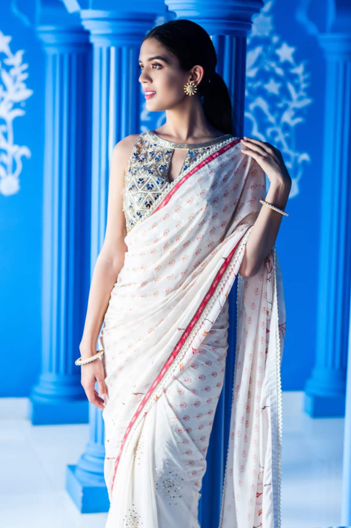 ORGANZA SAREE HANDPAINTED - WHITE & BLUE – Camel Culture Home and Lifestyle