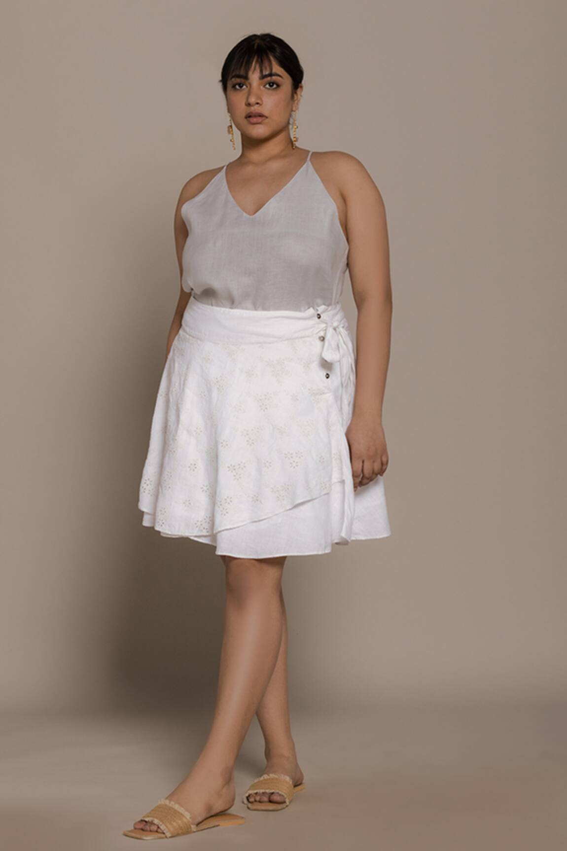 Reistor Floral Embroidered Skirt