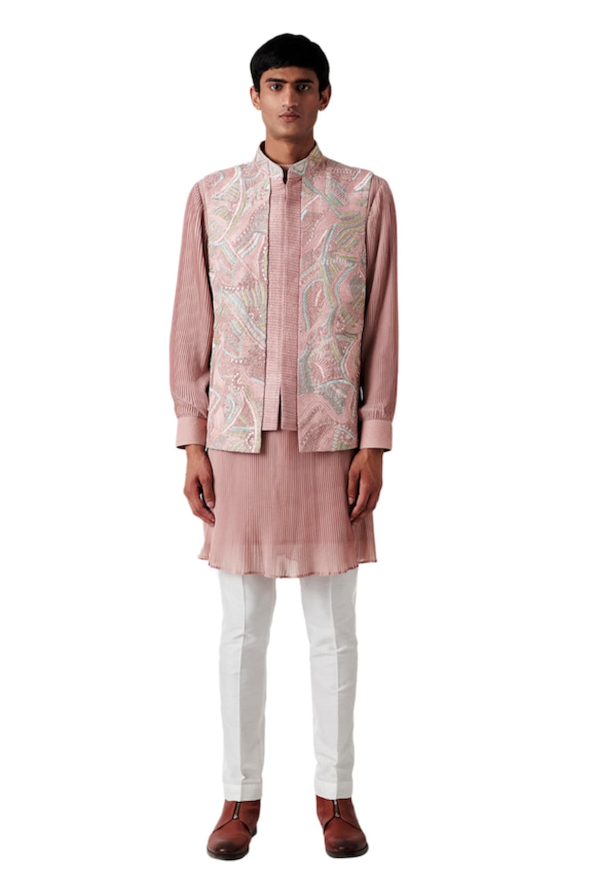 Amaare Embroidered Bundi & Kurta Set