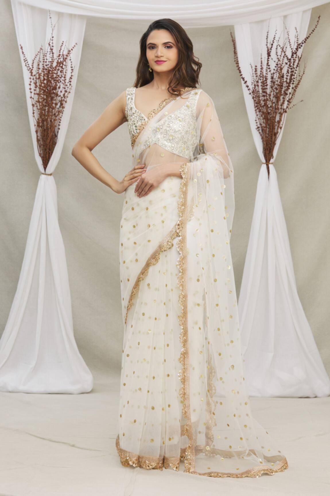 Priti Sahni Embroidered Saree With Blouse