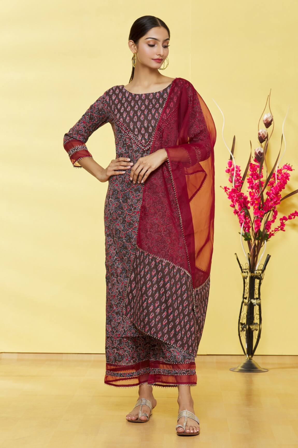 Nazaakat by Samara Singh Floral Print Kurta Set
