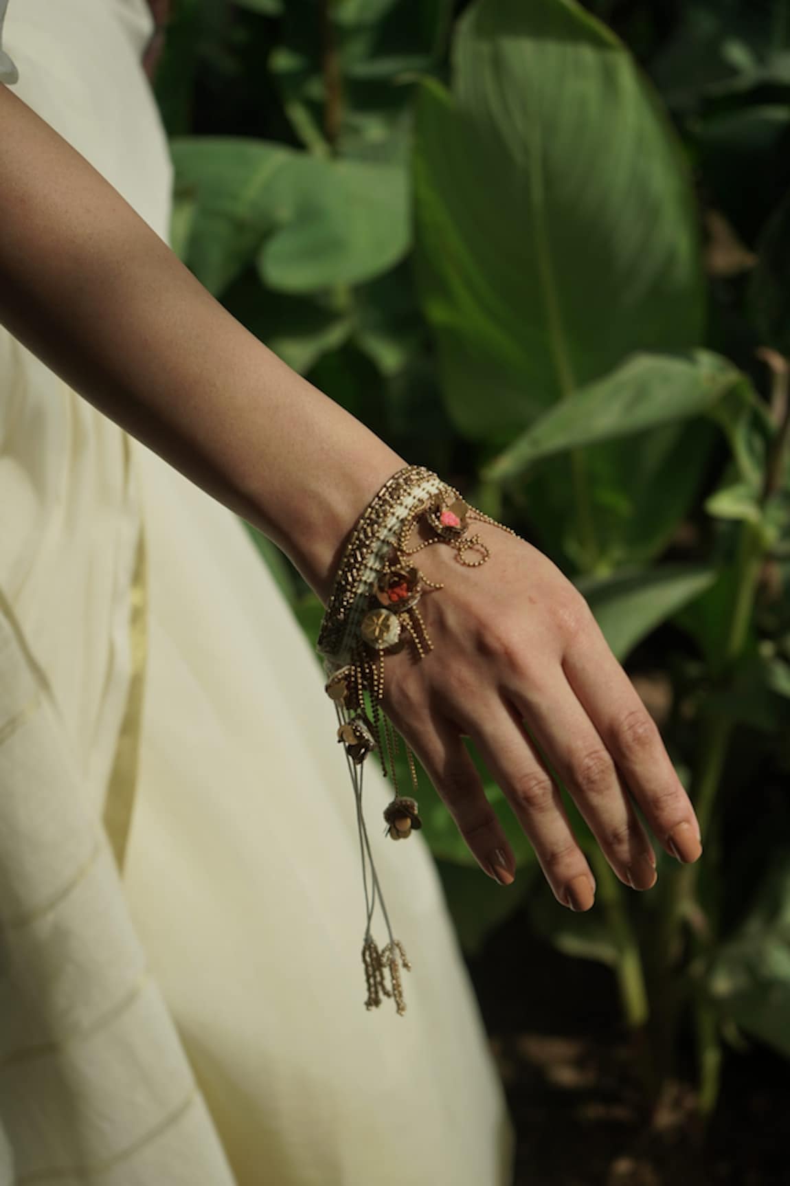 Moirra Handcrafted Flower Drop Bracelet