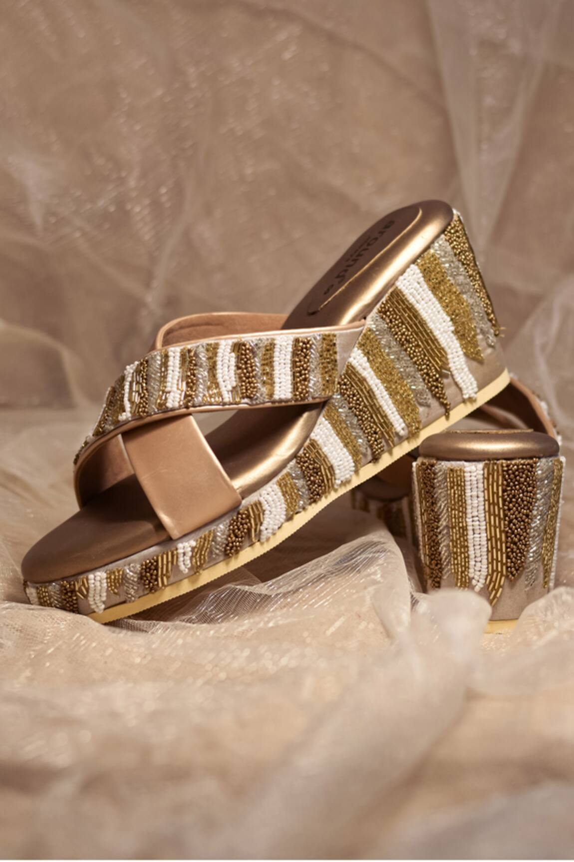 AROUND ALWAYS Zia Embroidered Wedges 