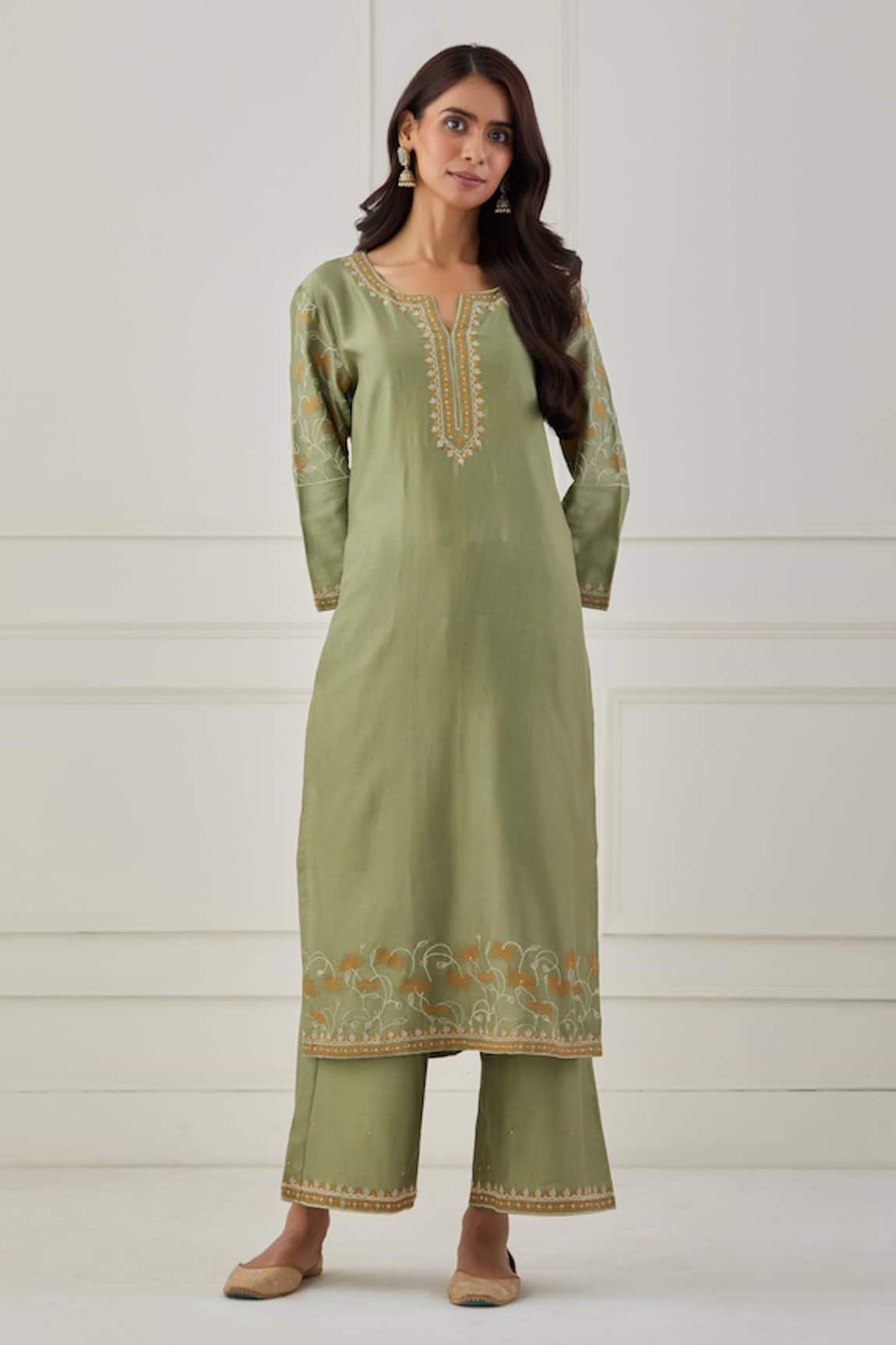 Priya Chaudhary Chanderi Silk Embroidered Kurta & Pant Set 