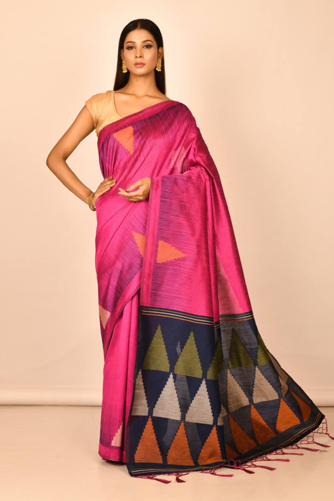 Nazaakat by Samara Singh Handloom Cotton Woven Saree