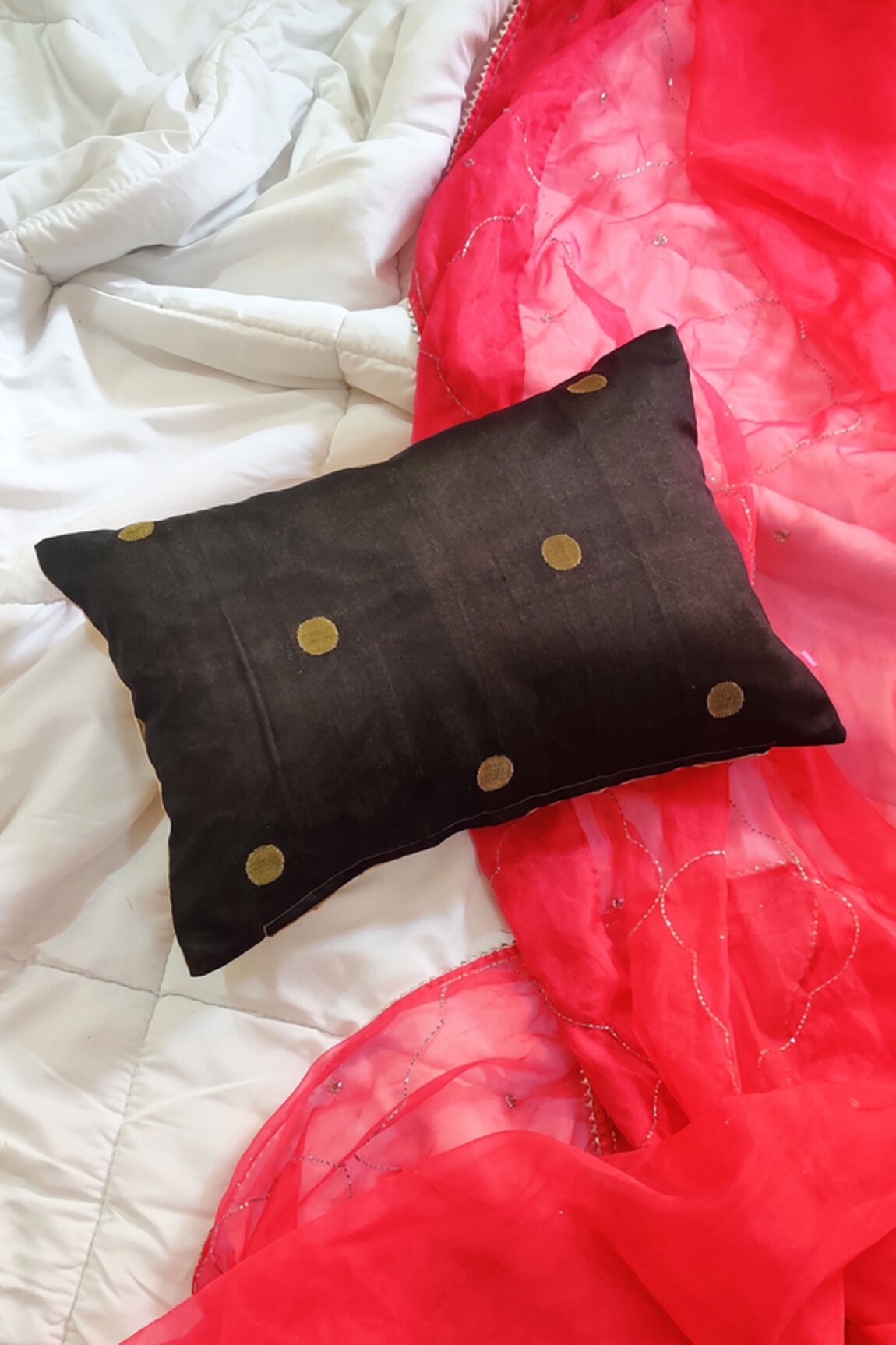 Raffinee Zari Silk Cushion Cover