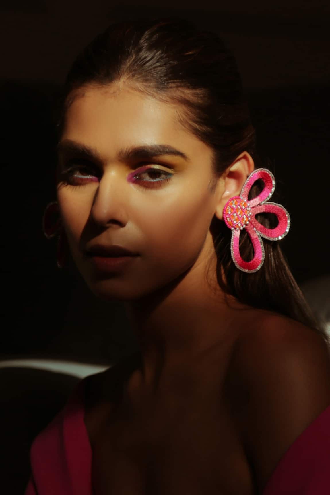 NakhreWaali Floral Shape Stud Earrings