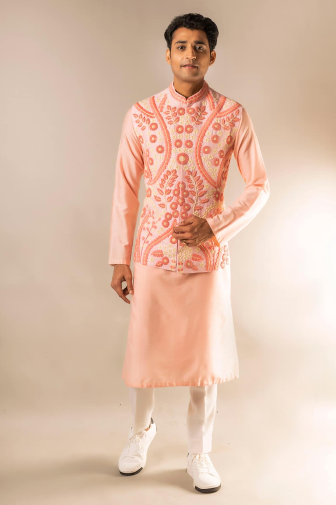 Aashiana Embroidered Bundi & Kurta Set