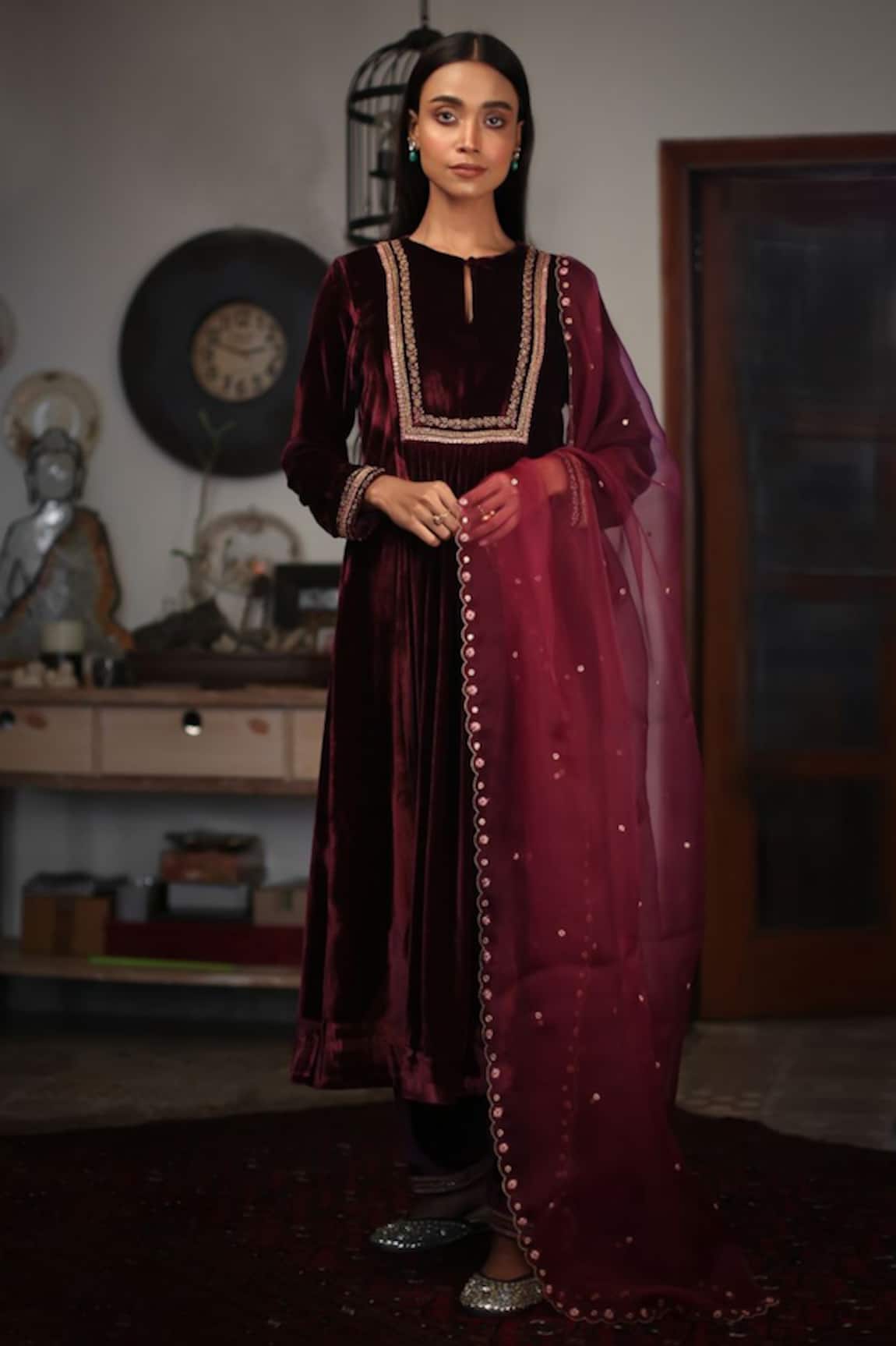 Rhua Velvet Embroidered Kurta Set 