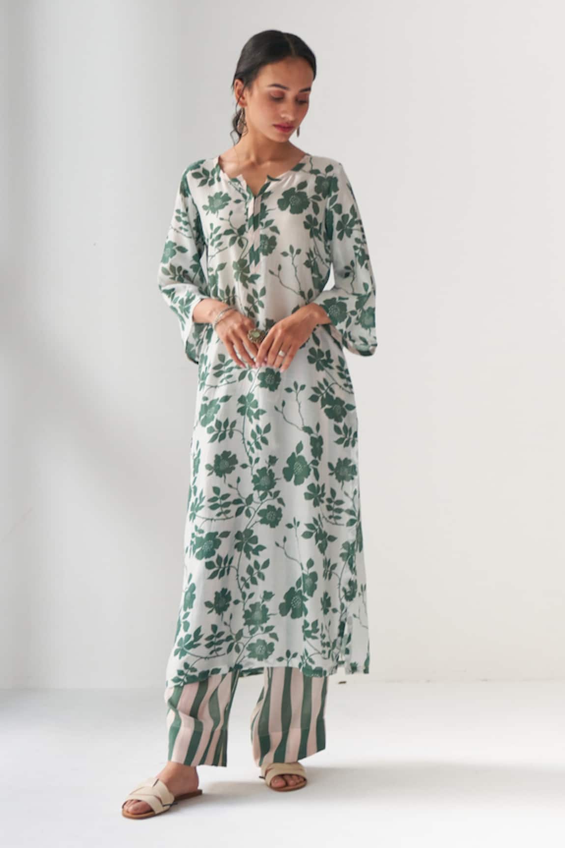 Negra Elegante Faded Rose Kurta & Pant Set