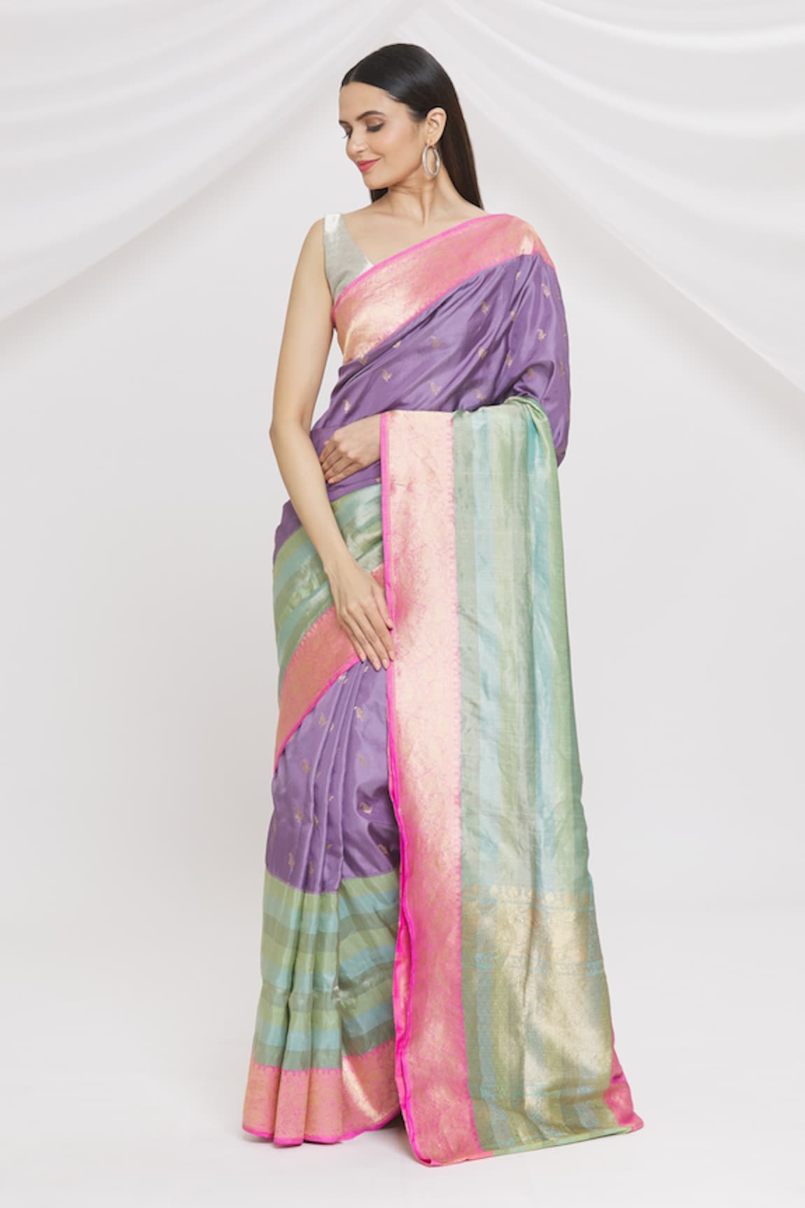 Resa by Ushnakmals Handwoven Kadiyal Border Saree