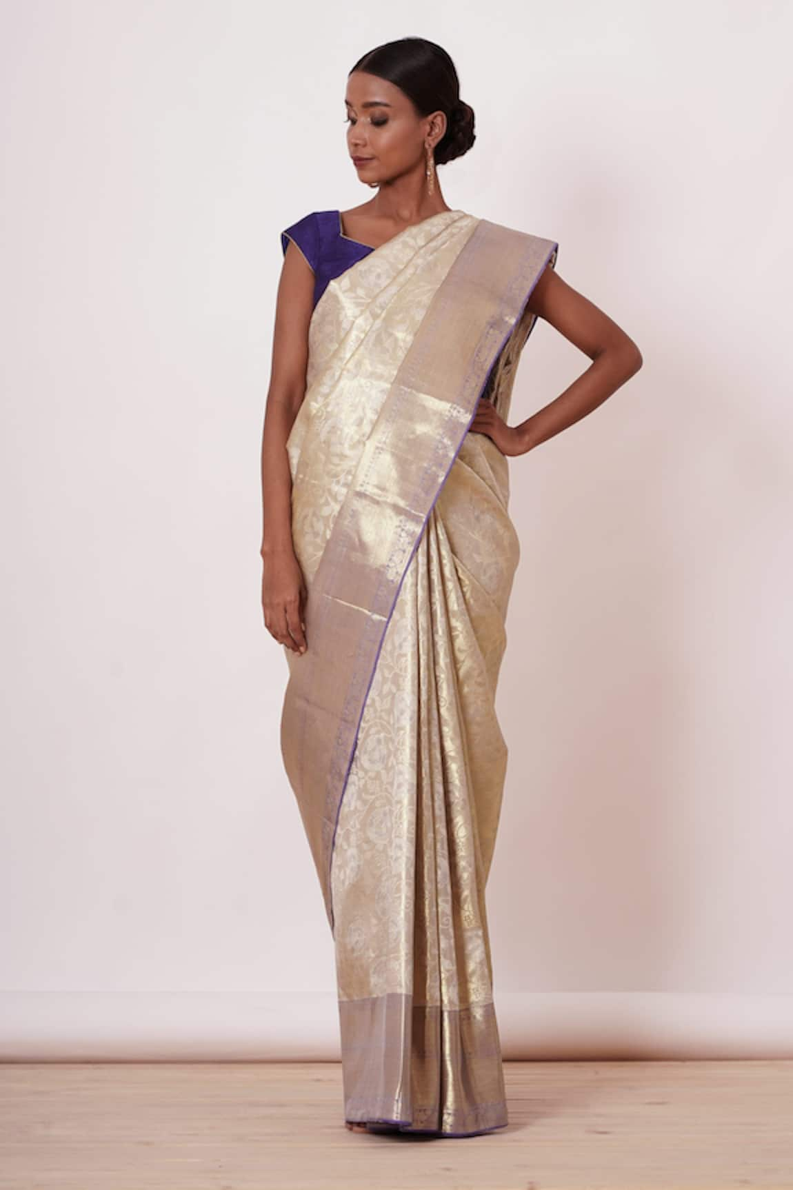 Aharin Dharamavaram Silk Saree With Blouse