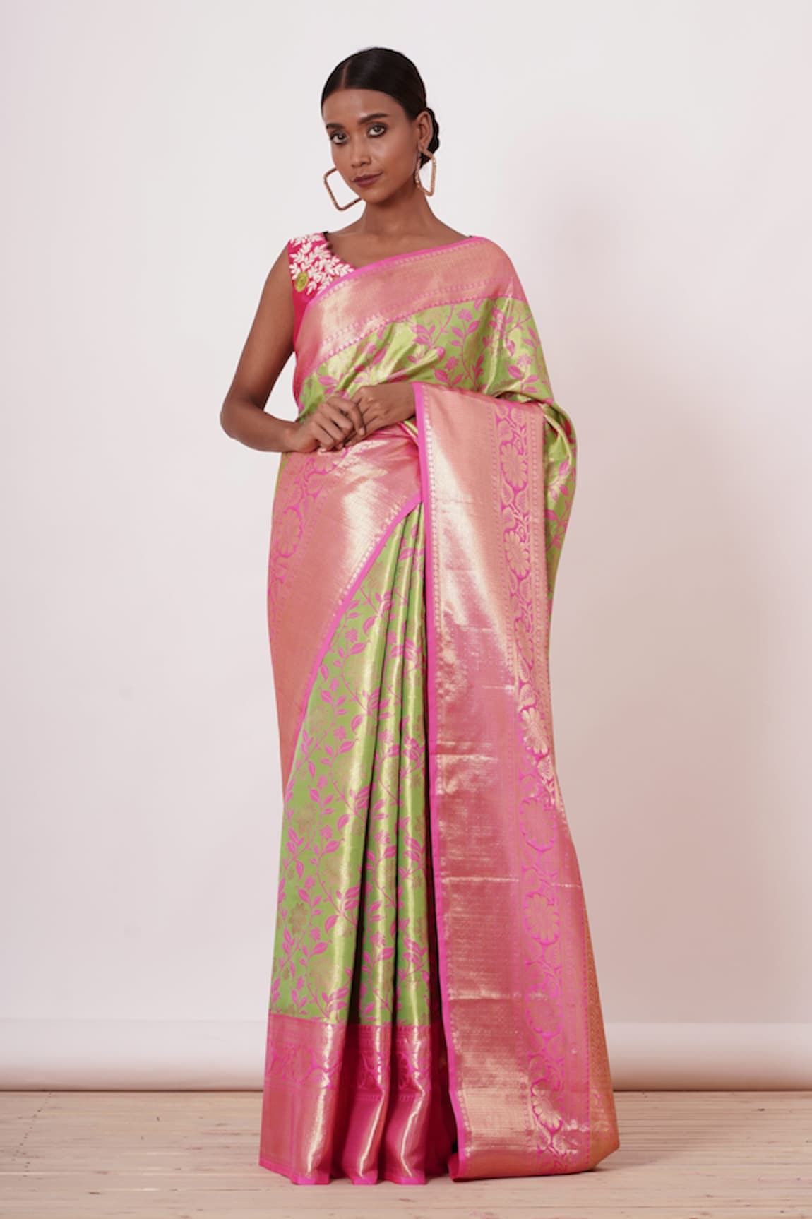 Aharin Woven Dharamavaram Silk Saree With Blouse